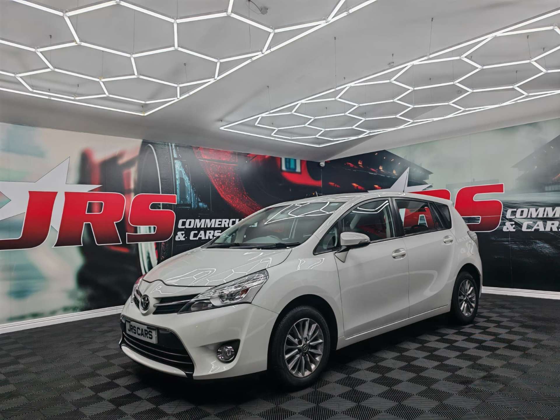 2017 TOYOTA VERSO 1.6 Verso Icon TSS Valvematic 5dr - vehicle photo 3 for sale on PureCar