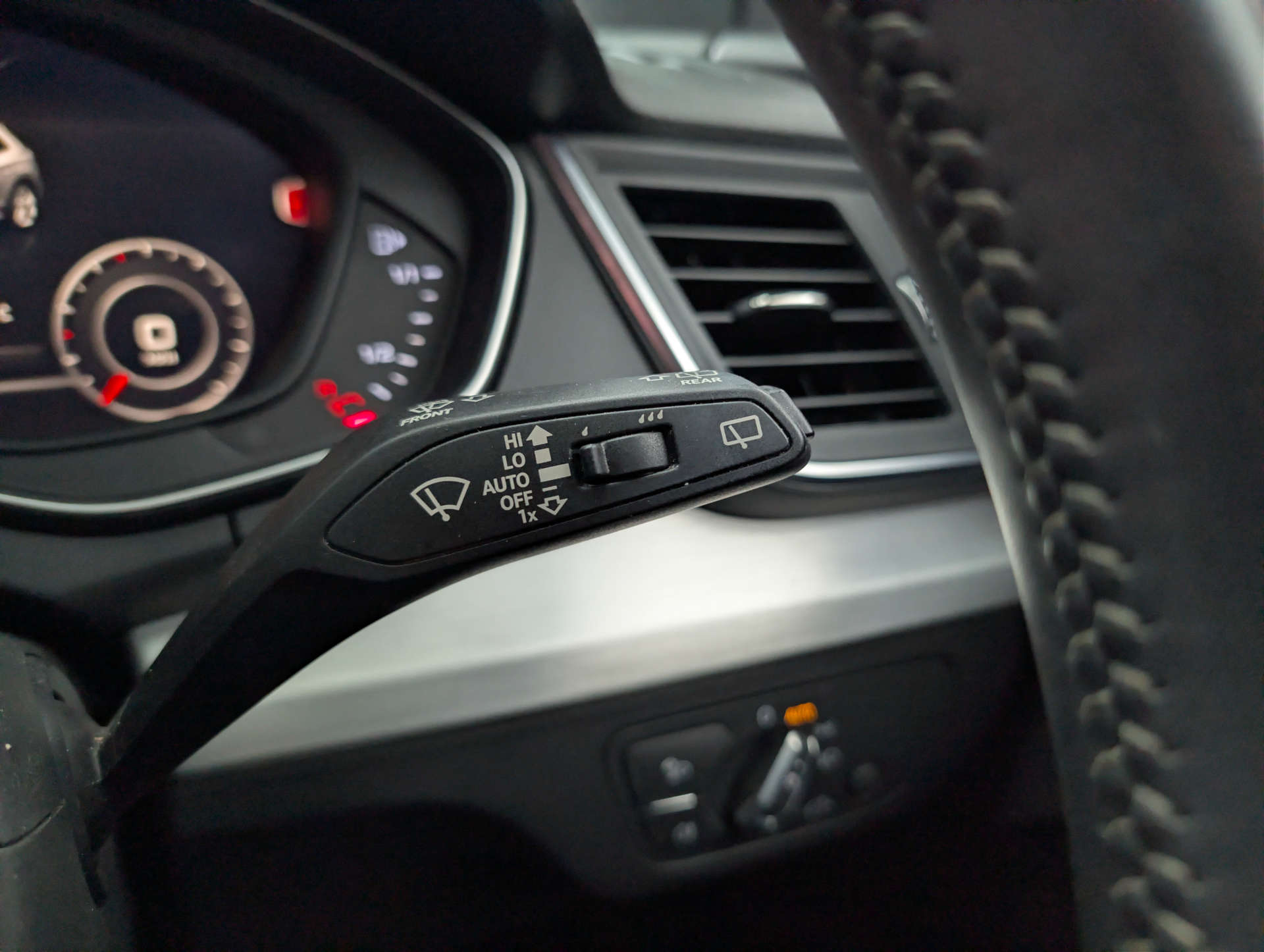 2018 AUDI Q5 S Line - vehicle photo 28 for sale on PureCar