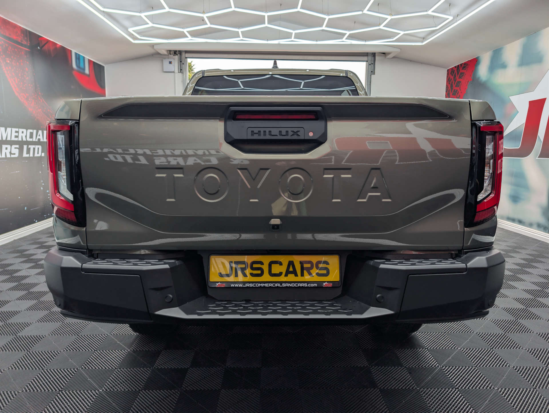 2026 TOYOTA HILUX 2.8 D-4D-h Invincible Pickup Double Cab 4dr Diesel Hybrid Auto AWD Euro 6 (204 ps) - vehicle photo 5 for sale on PureCar
