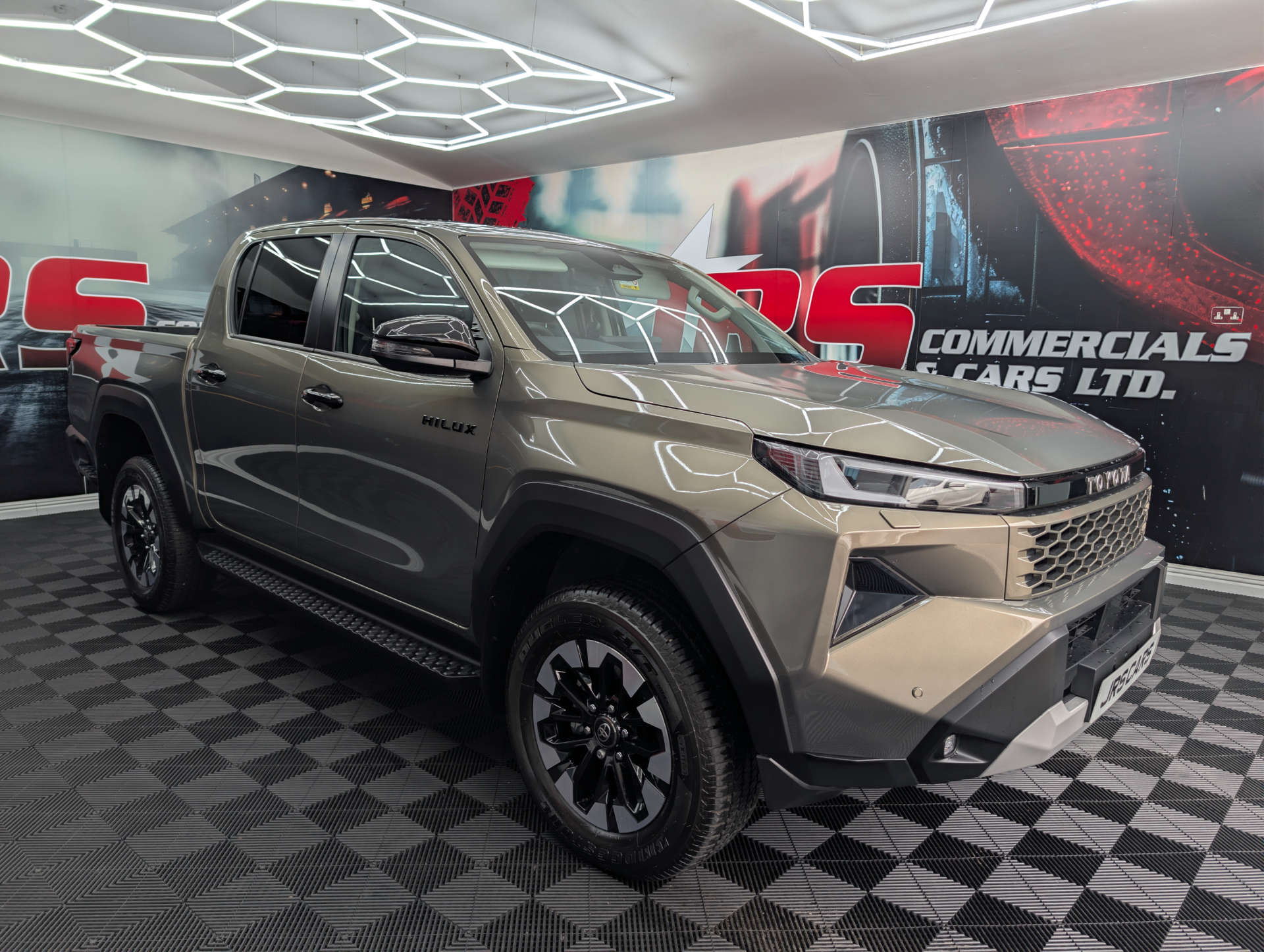 2026 TOYOTA HILUX 2.8 D-4D-h Invincible Pickup Double Cab 4dr Diesel Hybrid Auto AWD Euro 6 (204 ps) - vehicle photo 8 for sale on PureCar