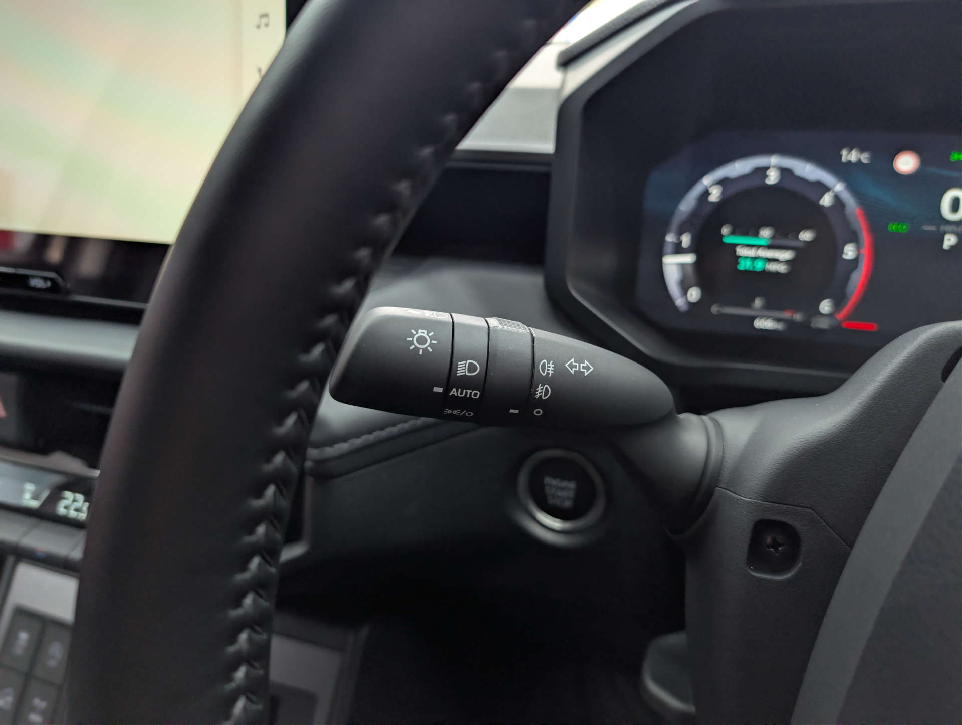 2026 TOYOTA HILUX 2.8 D-4D-h Invincible Pickup Double Cab 4dr Diesel Hybrid Auto AWD Euro 6 (204 ps) - vehicle photo 29 for sale on PureCar