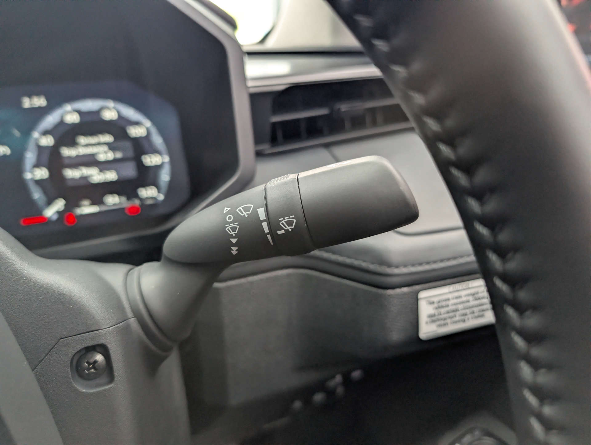 2026 TOYOTA HILUX 2.8 D-4D-h Invincible Pickup Double Cab 4dr Diesel Hybrid Auto AWD Euro 6 (204 ps) - vehicle photo 30 for sale on PureCar
