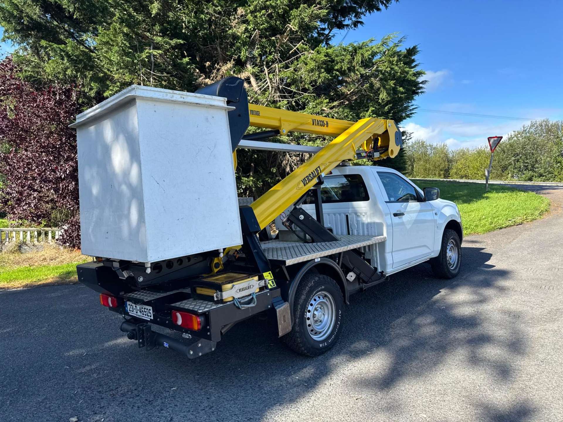 2023 ISUZU D-MAX Versalift Cherry Picker - vehicle photo 5 for sale on PureCar