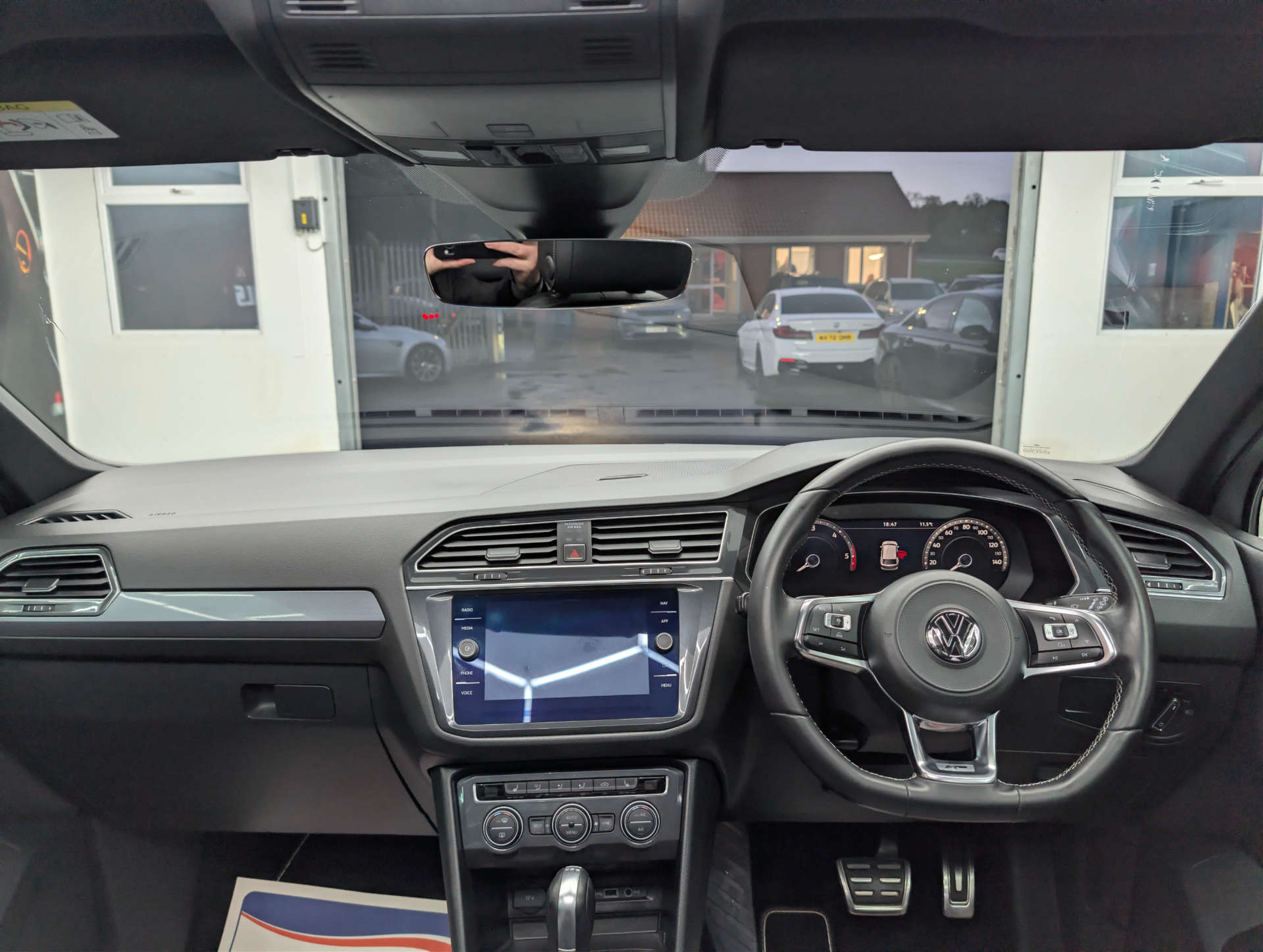 2018 VOLKSWAGEN TIGUAN 2.0 Tiguan R-Line TDI BlueMotion Technology 4Motion Semi-Auto 4WD 5dr - vehicle photo 24 for sale on PureCar