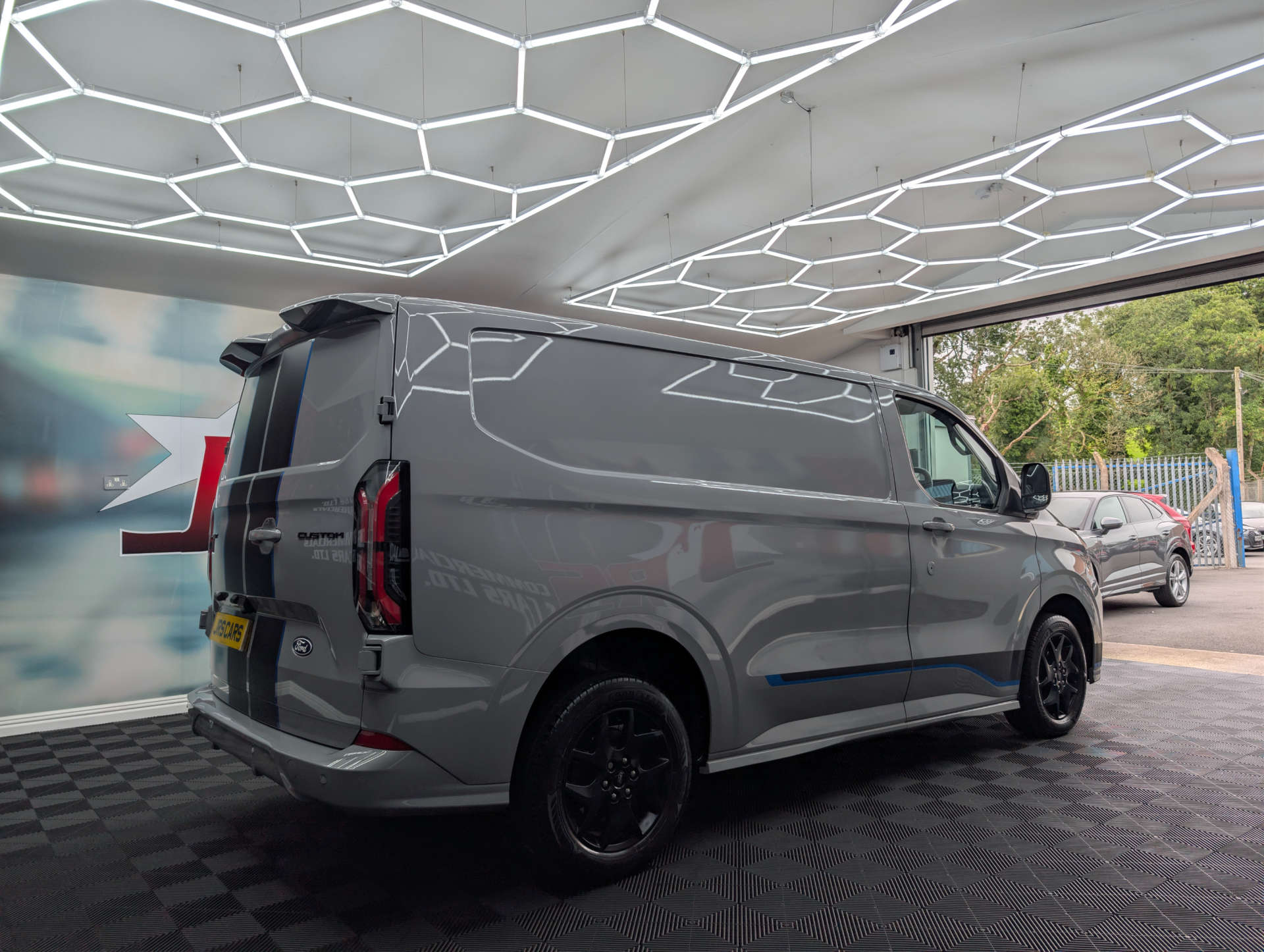 2025 FORD TRANSIT CUSTOM 2.0 Transit Custom 320 Sport EcoBlue Auto - vehicle photo 6 for sale on PureCar