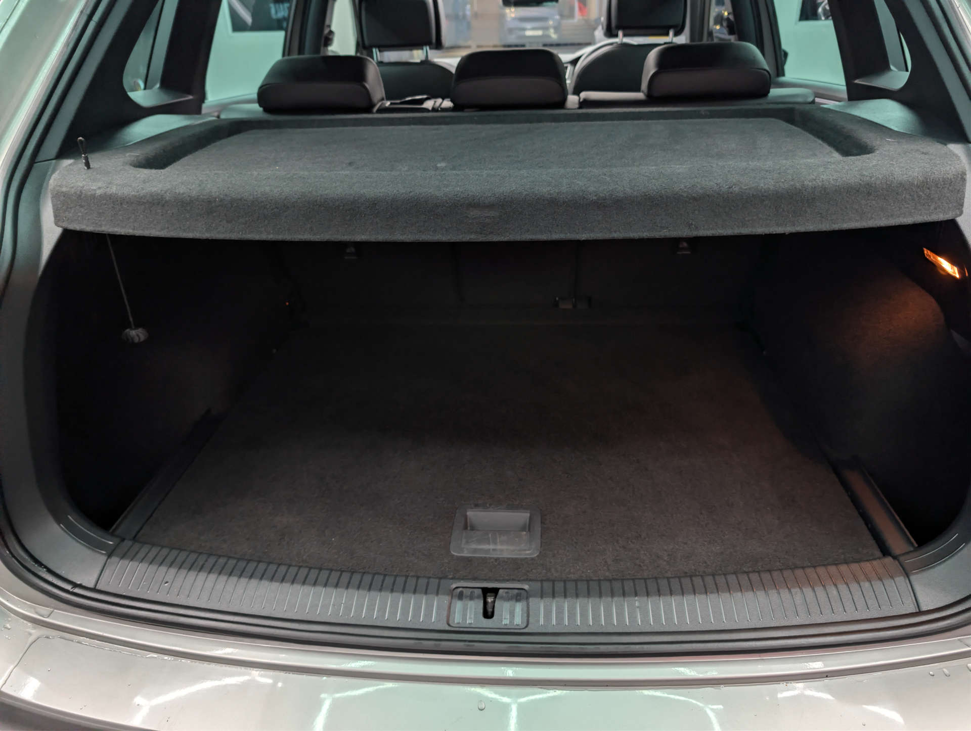 2018 VOLKSWAGEN TIGUAN 2.0 Tiguan R-Line TDI BlueMotion Technology 4Motion Semi-Auto 4WD 5dr - vehicle photo 35 for sale on PureCar