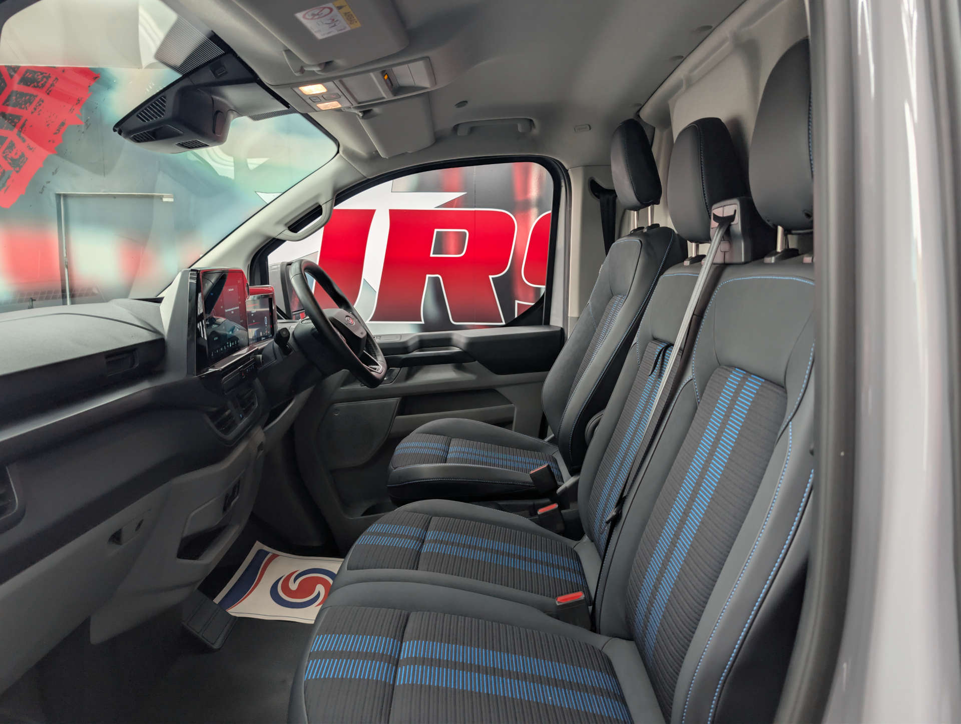 2025 FORD TRANSIT CUSTOM 2.0 Transit Custom 320 Sport EcoBlue Auto - vehicle photo 17 for sale on PureCar