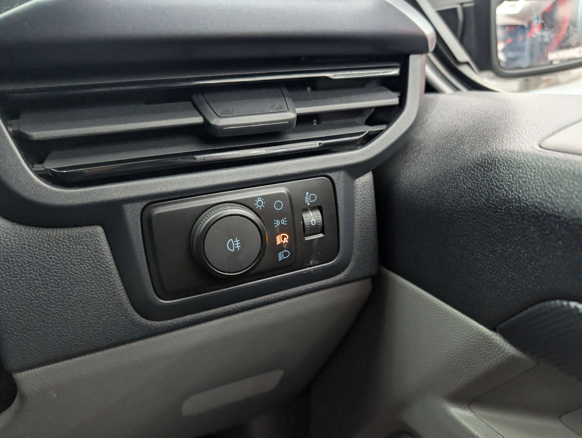 2025 FORD TRANSIT CUSTOM 2.0 Transit Custom 320 Sport EcoBlue Auto - vehicle photo 32 for sale on PureCar
