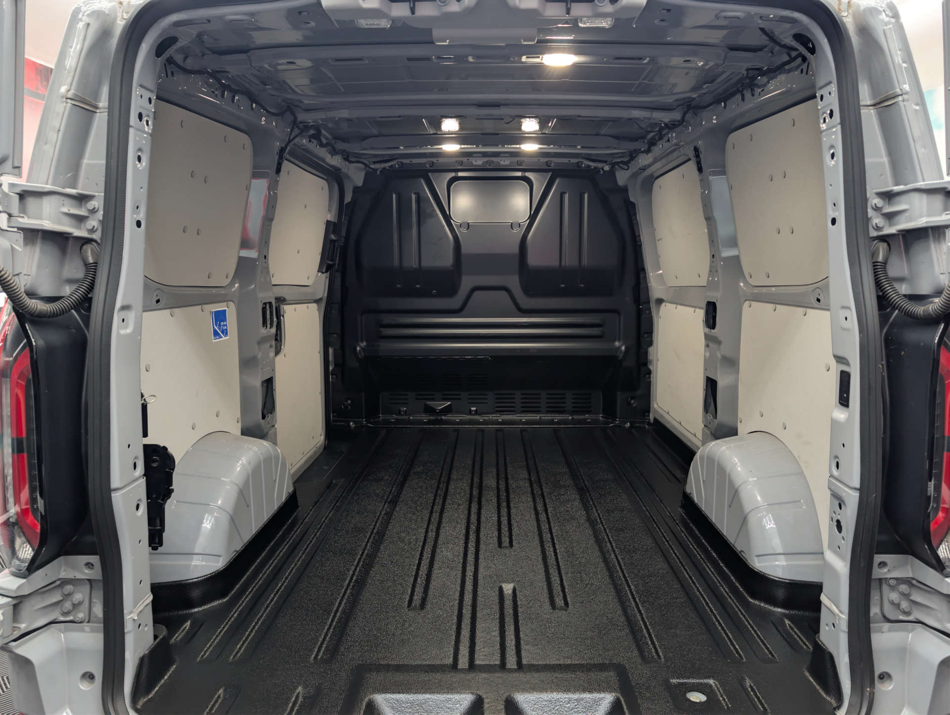 2025 FORD TRANSIT CUSTOM 2.0 Transit Custom 320 Sport EcoBlue Auto - vehicle photo 34 for sale on PureCar