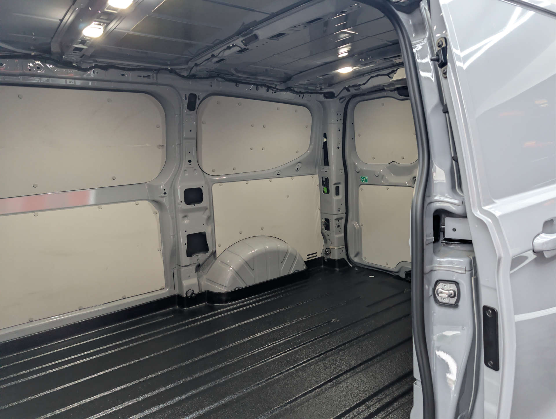2025 FORD TRANSIT CUSTOM 2.0 Transit Custom 320 Sport EcoBlue Auto - vehicle photo 35 for sale on PureCar