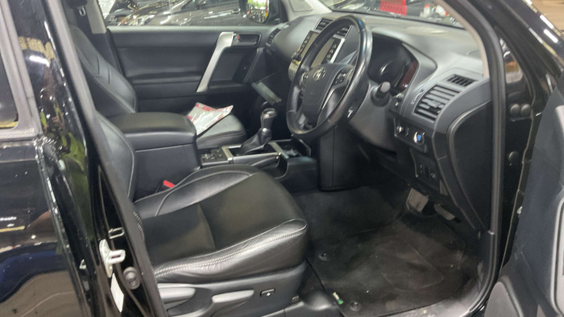 2022 TOYOTA LAND CRUISER 2.8 Land Cruiser Active Commercial Auto 4WD - vehicle photo 7 for sale on PureCar