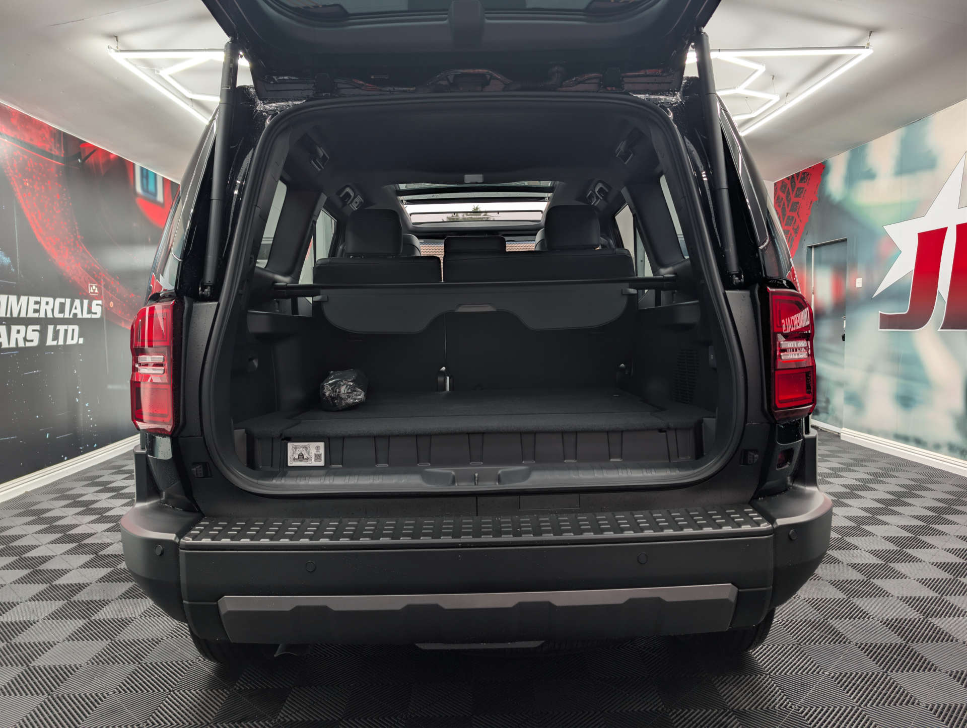 2026 TOYOTA LAND CRUISER 2.8D MHEV Invincible SUV 5dr Diesel Hybrid Auto 4WD Euro 6 (s/s) (LWB) (205 ps) - vehicle photo 8 for sale on PureCar