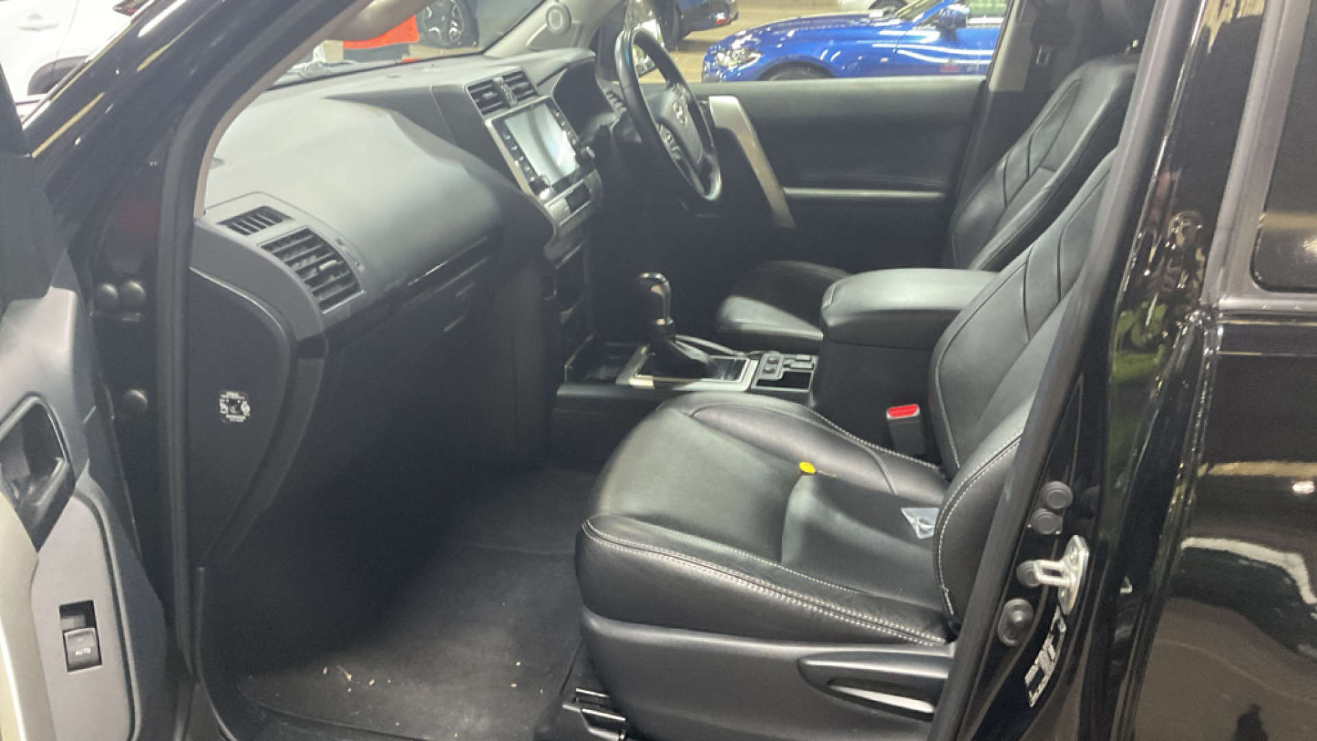 2022 TOYOTA LAND CRUISER 2.8 Land Cruiser Active Commercial Auto 4WD - vehicle photo 8 for sale on PureCar