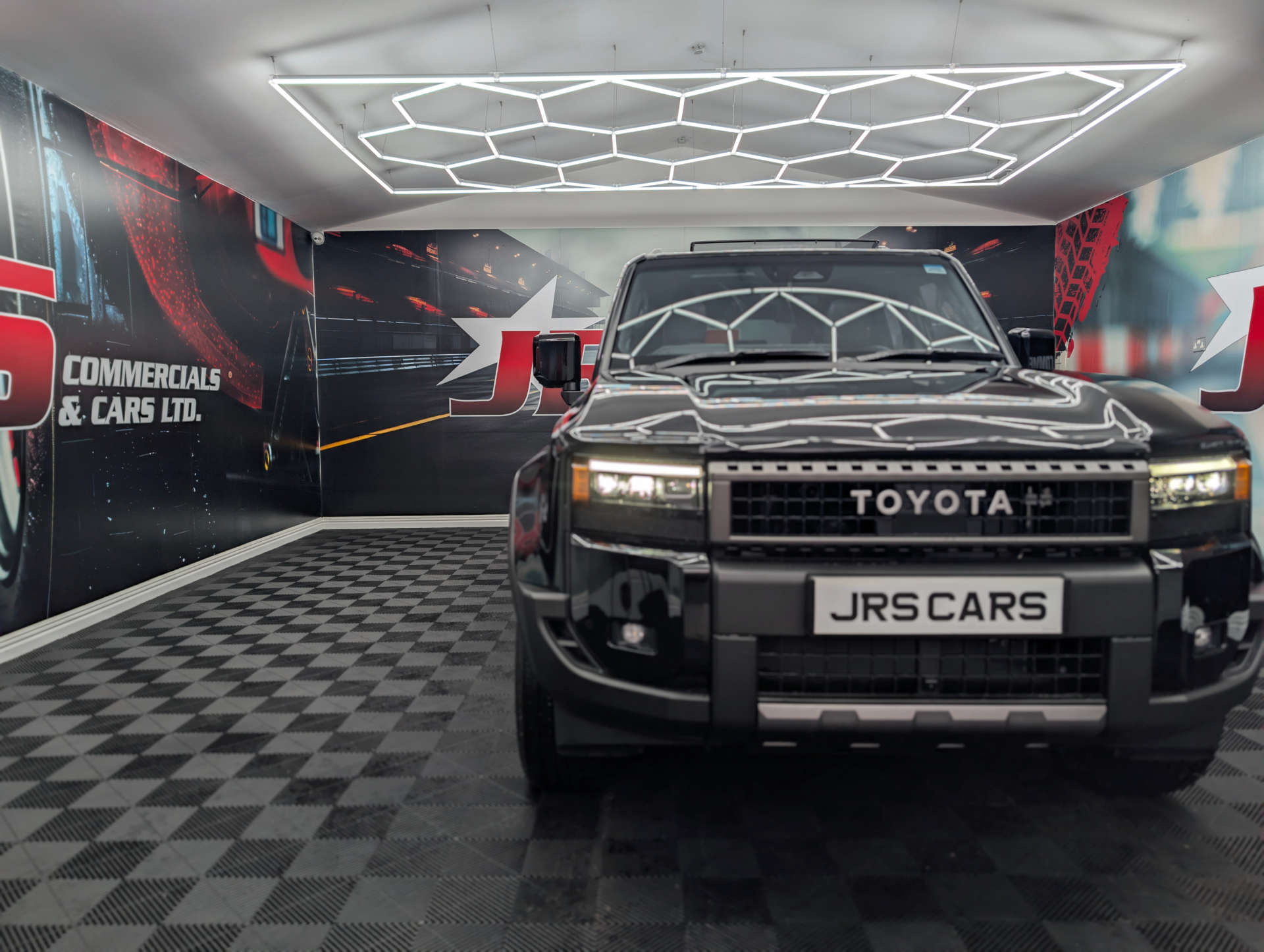2026 TOYOTA LAND CRUISER 2.8D MHEV Invincible SUV 5dr Diesel Hybrid Auto 4WD Euro 6 (s/s) (LWB) (205 ps) - vehicle photo 10 for sale on PureCar