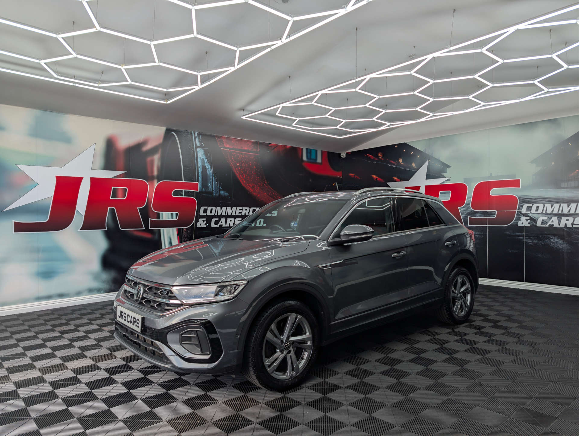2022 VOLKSWAGEN T-ROC 2.0 T-Roc R-Line TDI Semi-Auto 5dr - vehicle photo 3 for sale on PureCar