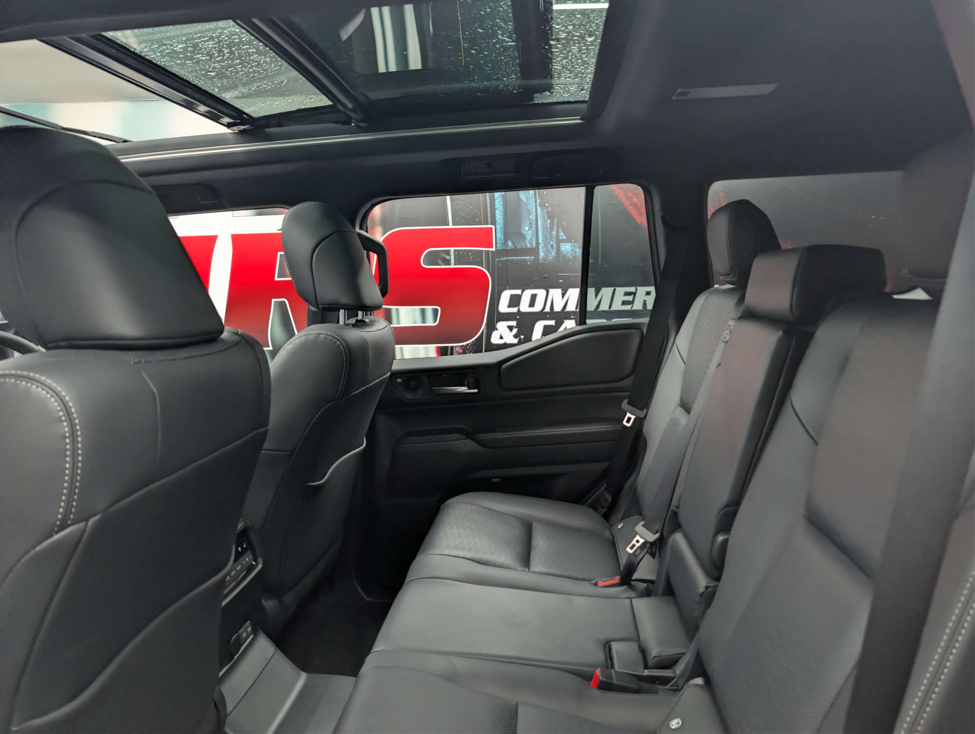 2026 TOYOTA LAND CRUISER 2.8D MHEV Invincible SUV 5dr Diesel Hybrid Auto 4WD Euro 6 (s/s) (LWB) (205 ps) - vehicle photo 22 for sale on PureCar