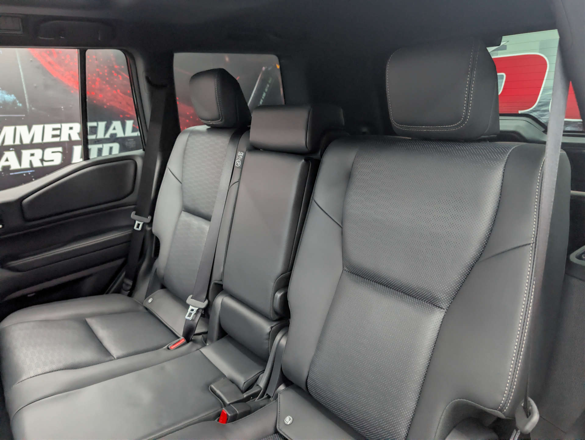 2026 TOYOTA LAND CRUISER 2.8D MHEV Invincible SUV 5dr Diesel Hybrid Auto 4WD Euro 6 (s/s) (LWB) (205 ps) - vehicle photo 23 for sale on PureCar