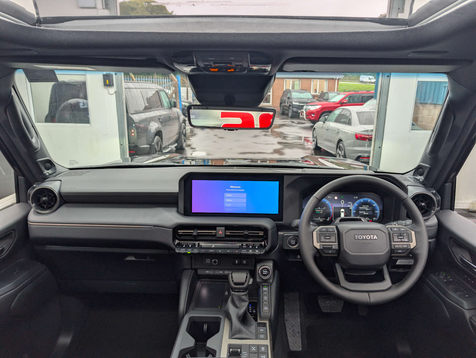 2026 TOYOTA LAND CRUISER 2.8D MHEV Invincible SUV 5dr Diesel Hybrid Auto 4WD Euro 6 (s/s) (LWB) (205 ps) - vehicle photo 26 for sale on PureCar