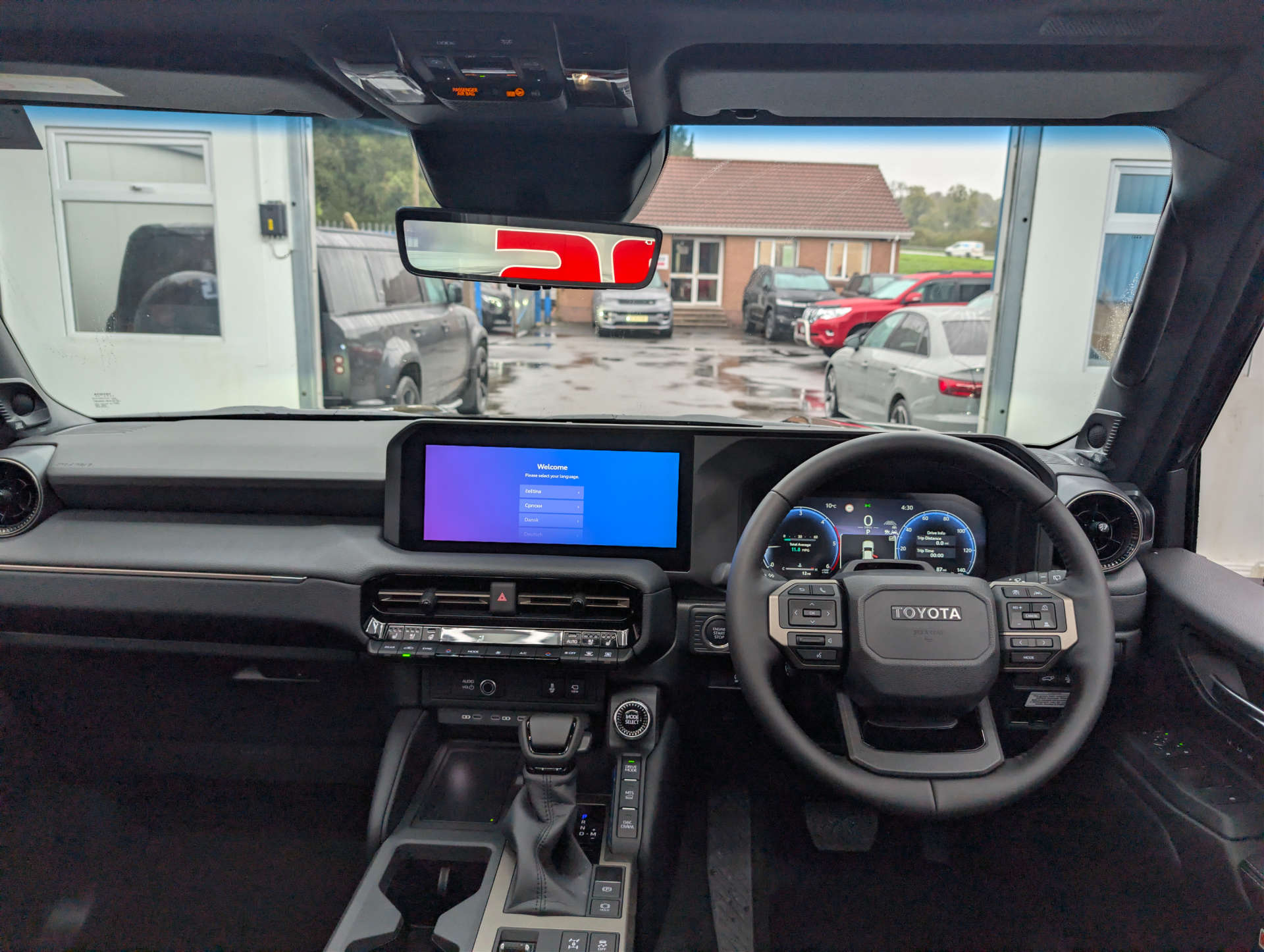 2026 TOYOTA LAND CRUISER 2.8D MHEV Invincible SUV 5dr Diesel Hybrid Auto 4WD Euro 6 (s/s) (LWB) (205 ps) - vehicle photo 28 for sale on PureCar
