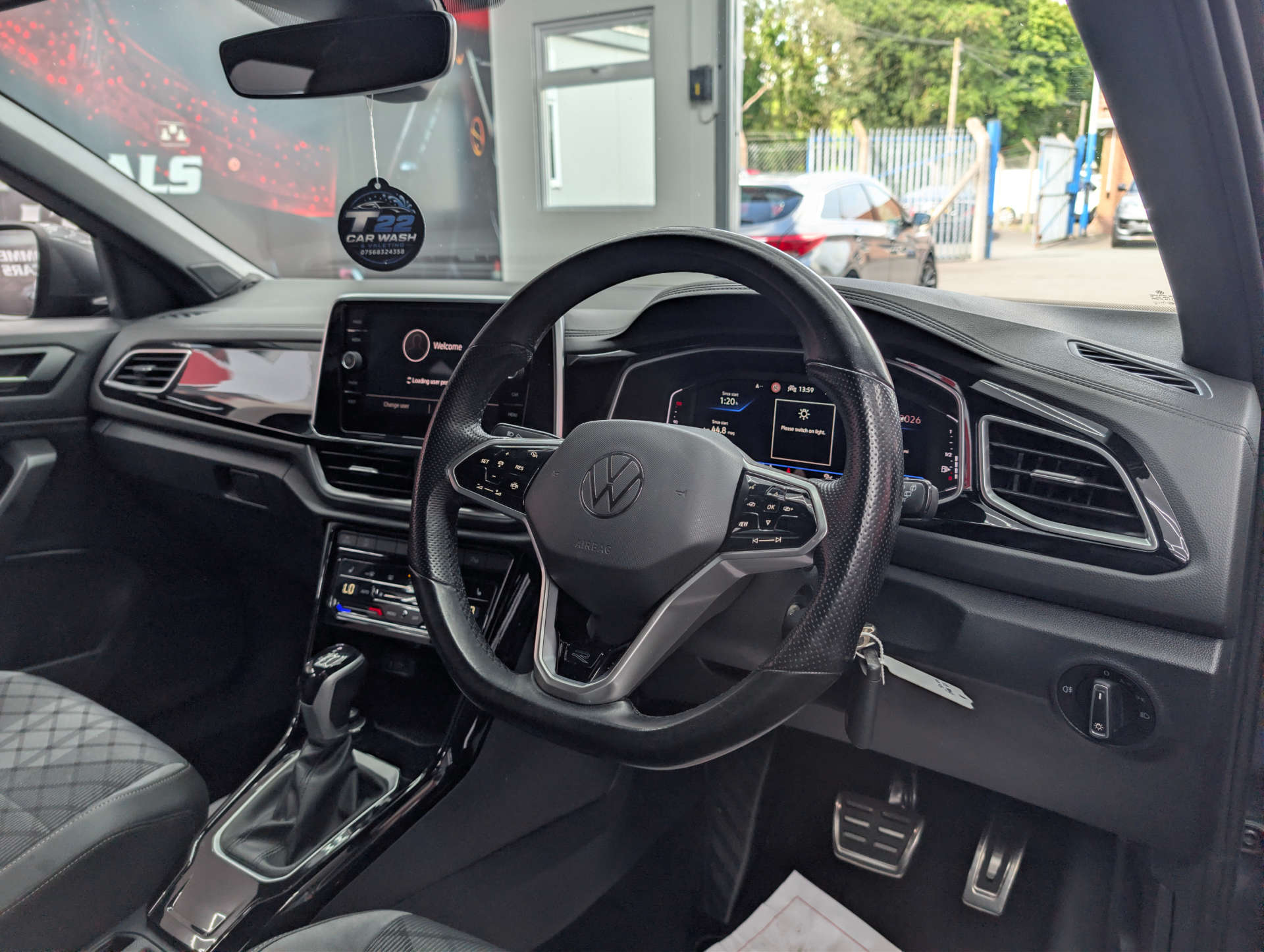 2022 VOLKSWAGEN T-ROC 2.0 T-Roc R-Line TDI Semi-Auto 5dr - vehicle photo 10 for sale on PureCar