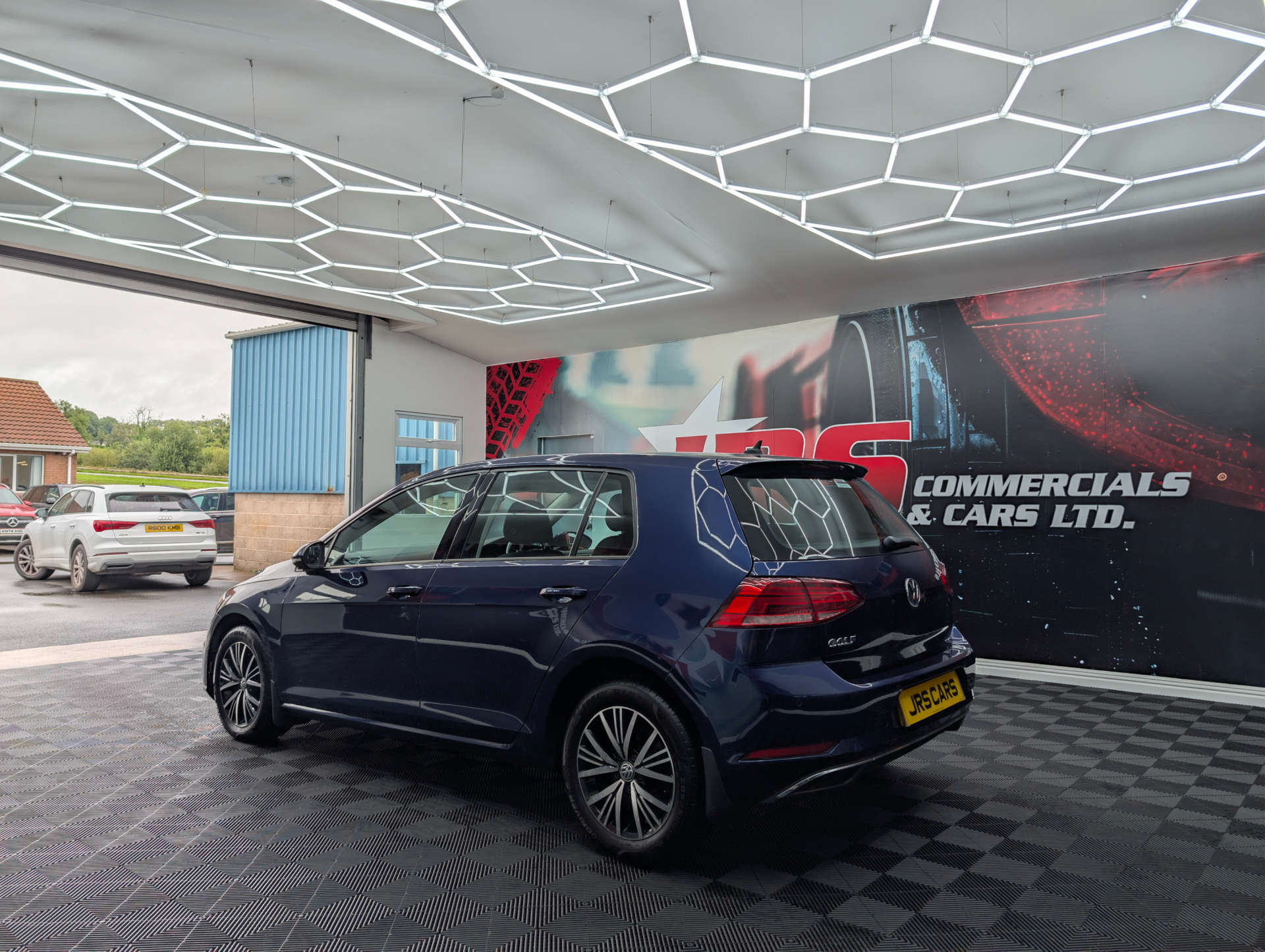 2018 VOLKSWAGEN GOLF 1.6 Golf SE TDI BlueMotion Technology Semi-Auto 5dr - vehicle photo 3 for sale on PureCar