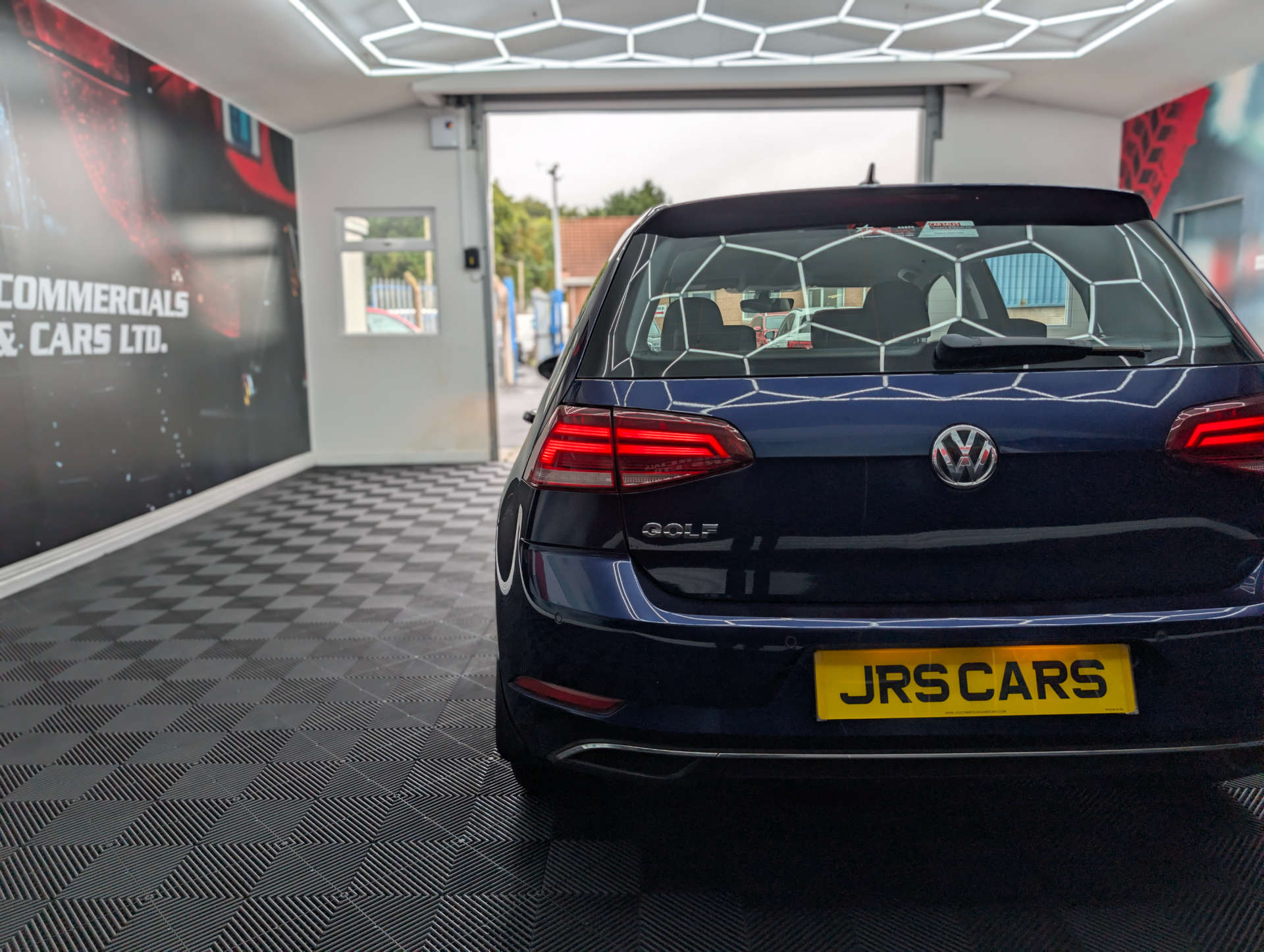 2018 VOLKSWAGEN GOLF 1.6 Golf SE TDI BlueMotion Technology Semi-Auto 5dr - vehicle photo 7 for sale on PureCar