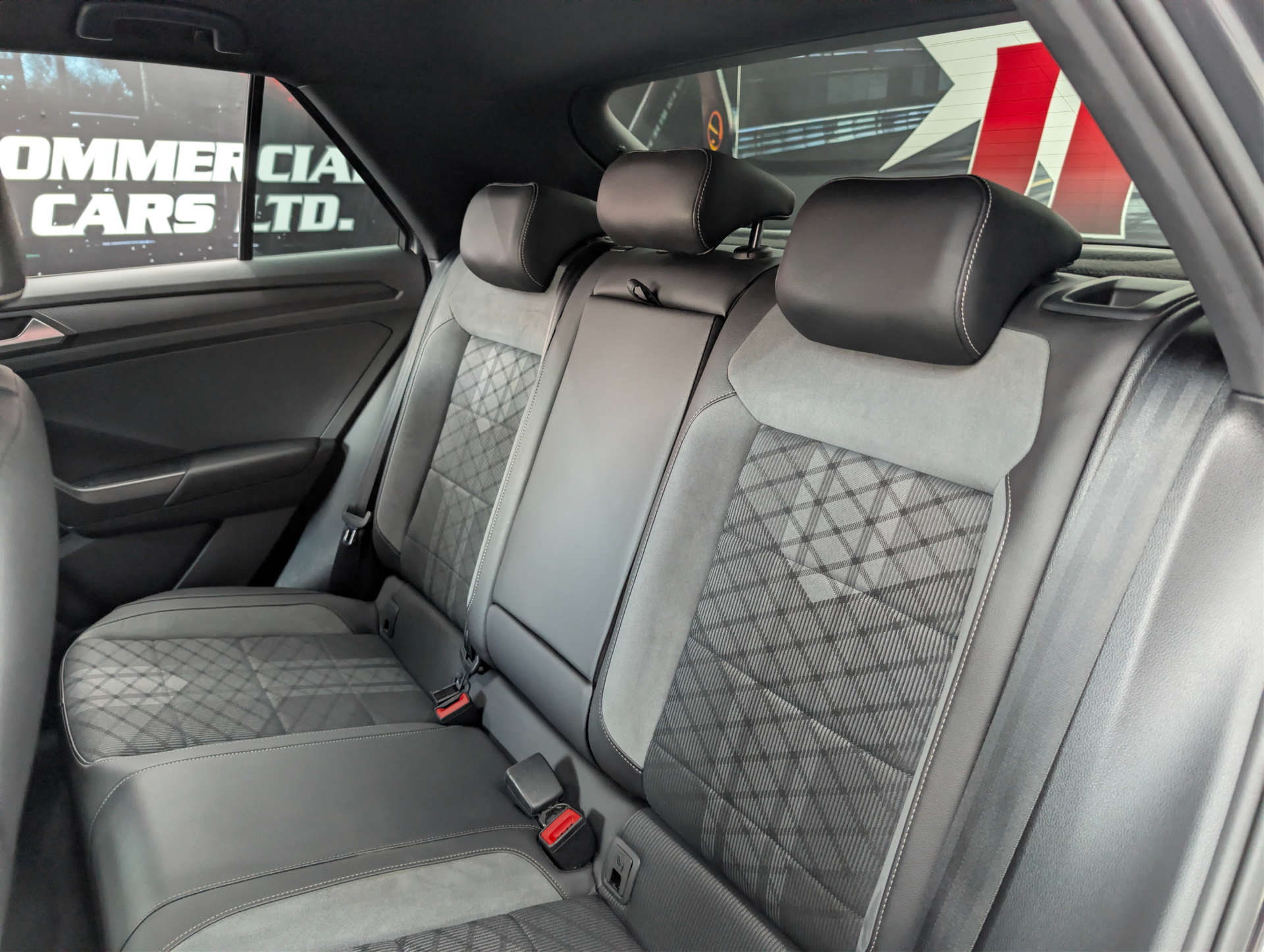 2022 VOLKSWAGEN T-ROC 2.0 T-Roc R-Line TDI Semi-Auto 5dr - vehicle photo 19 for sale on PureCar