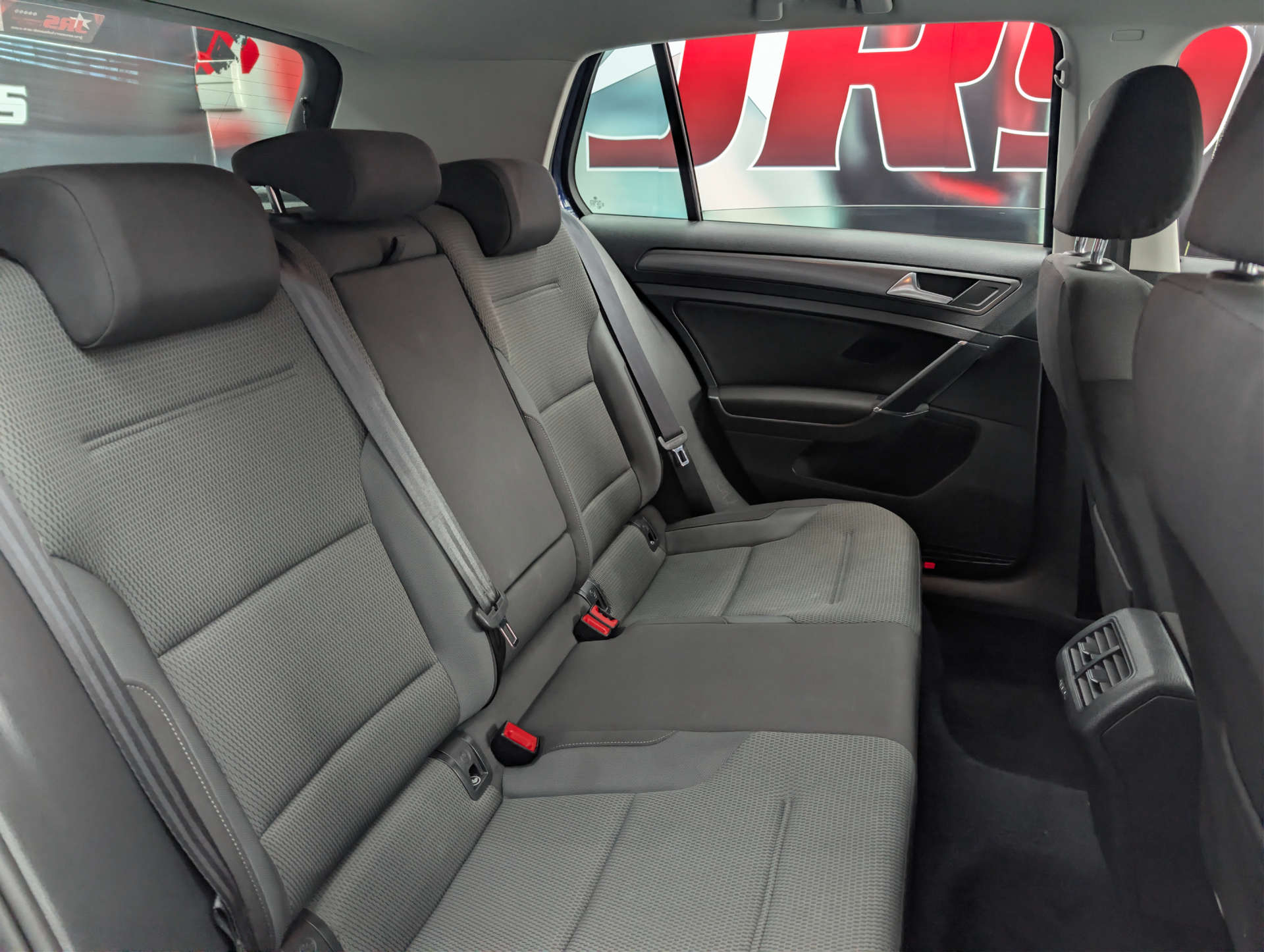 2018 VOLKSWAGEN GOLF 1.6 Golf SE TDI BlueMotion Technology Semi-Auto 5dr - vehicle photo 12 for sale on PureCar