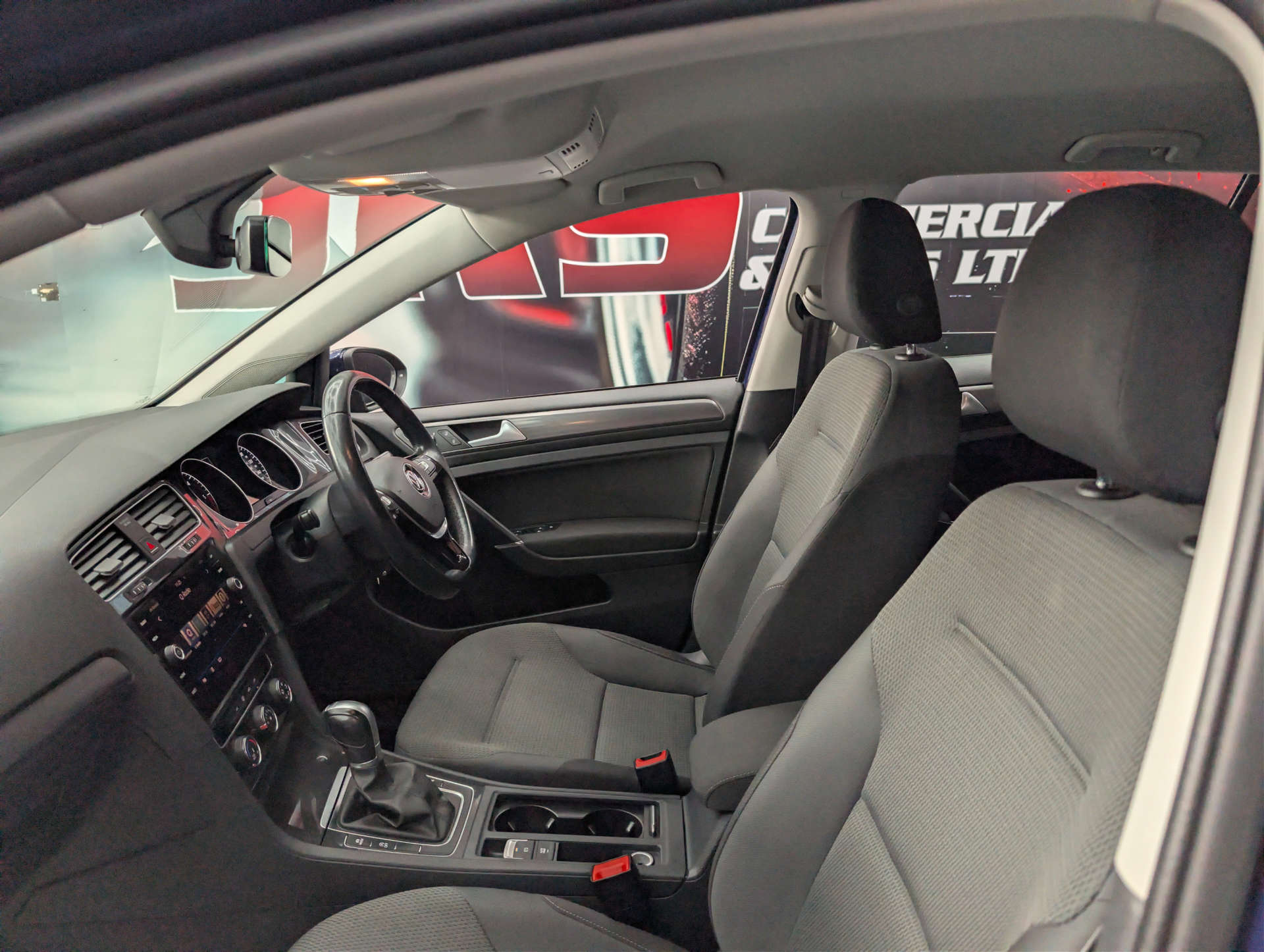 2018 VOLKSWAGEN GOLF 1.6 Golf SE TDI BlueMotion Technology Semi-Auto 5dr - vehicle photo 16 for sale on PureCar