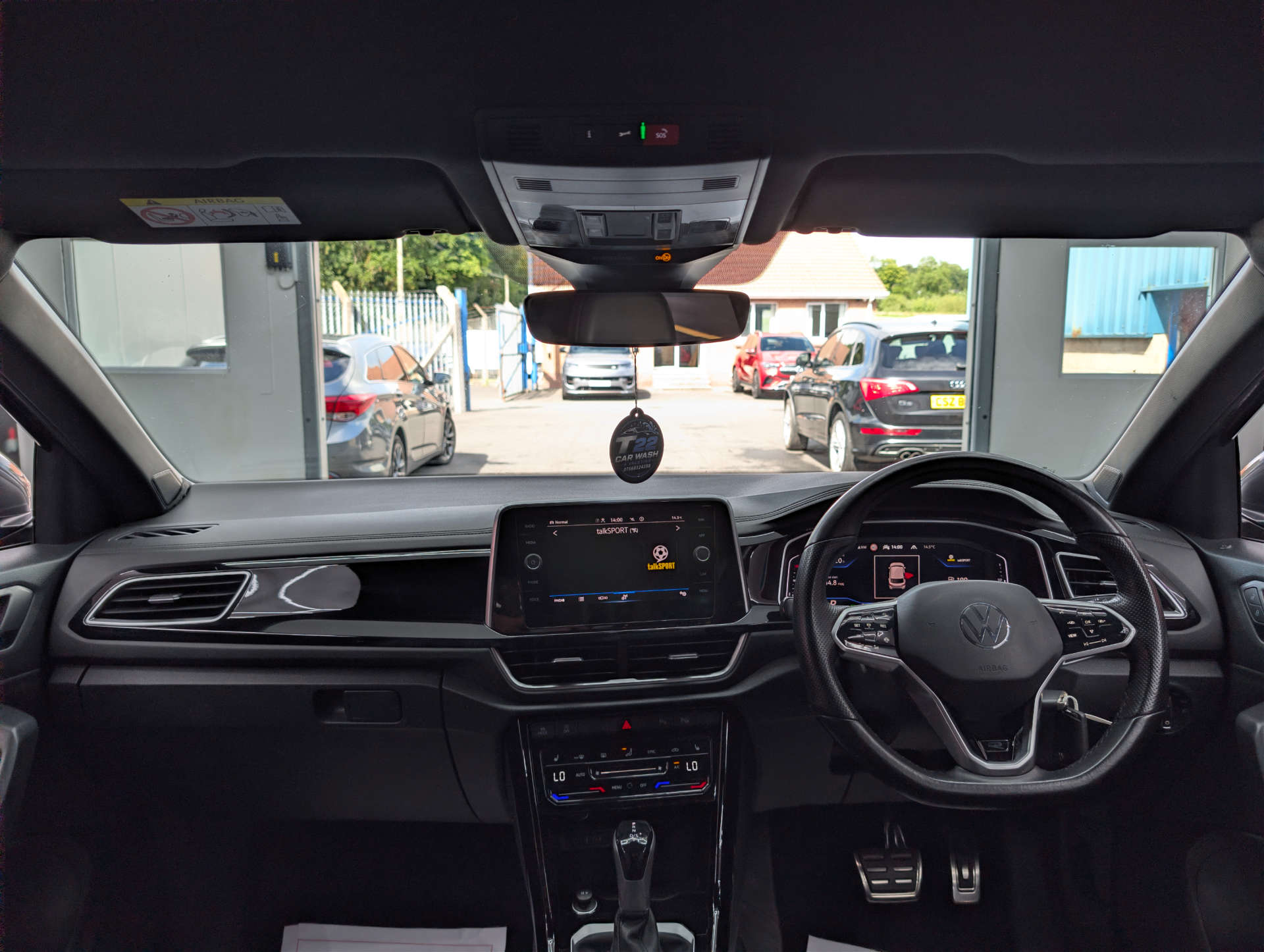 2022 VOLKSWAGEN T-ROC 2.0 T-Roc R-Line TDI Semi-Auto 5dr - vehicle photo 22 for sale on PureCar