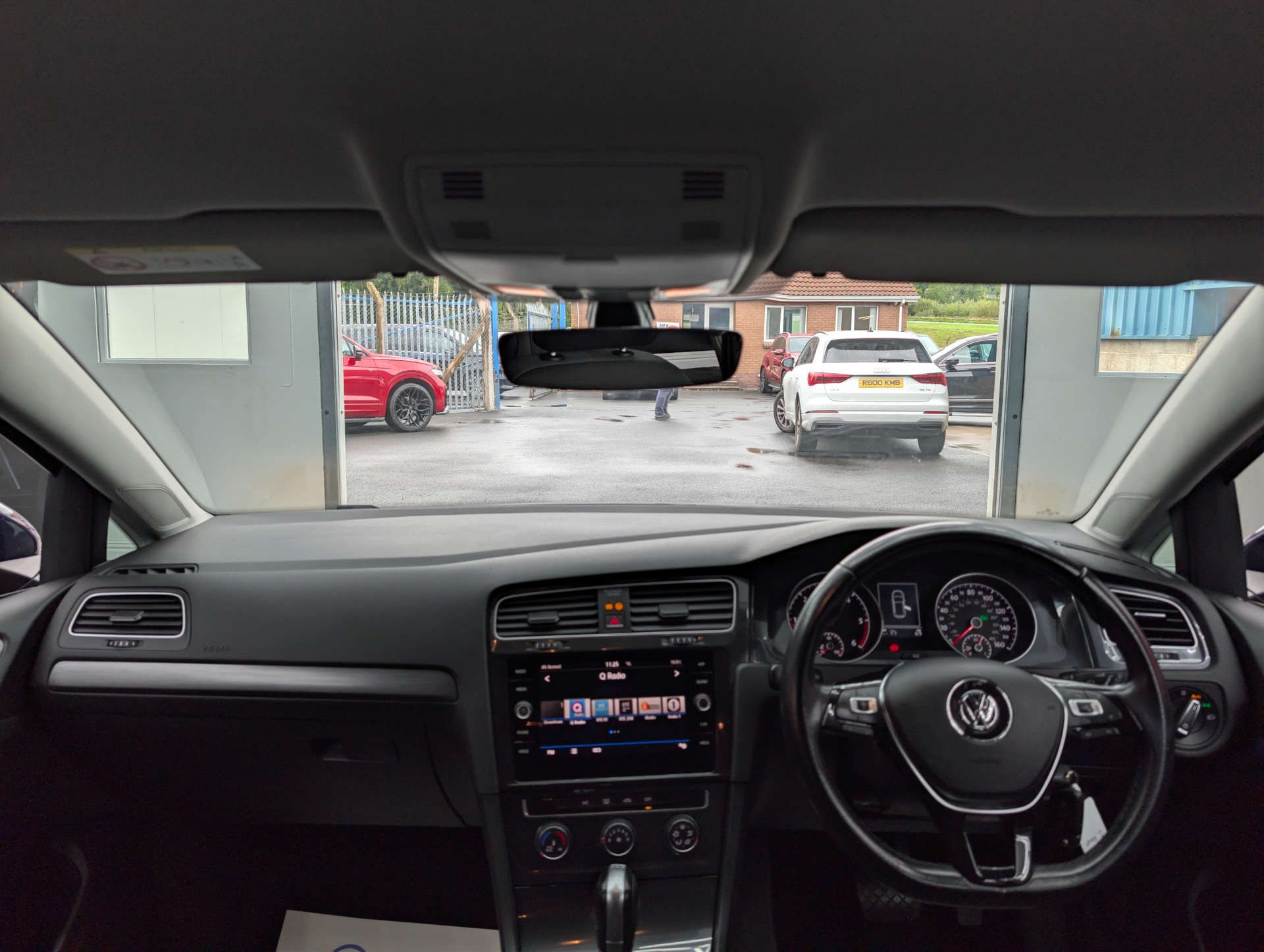 2018 VOLKSWAGEN GOLF 1.6 Golf SE TDI BlueMotion Technology Semi-Auto 5dr - vehicle photo 18 for sale on PureCar