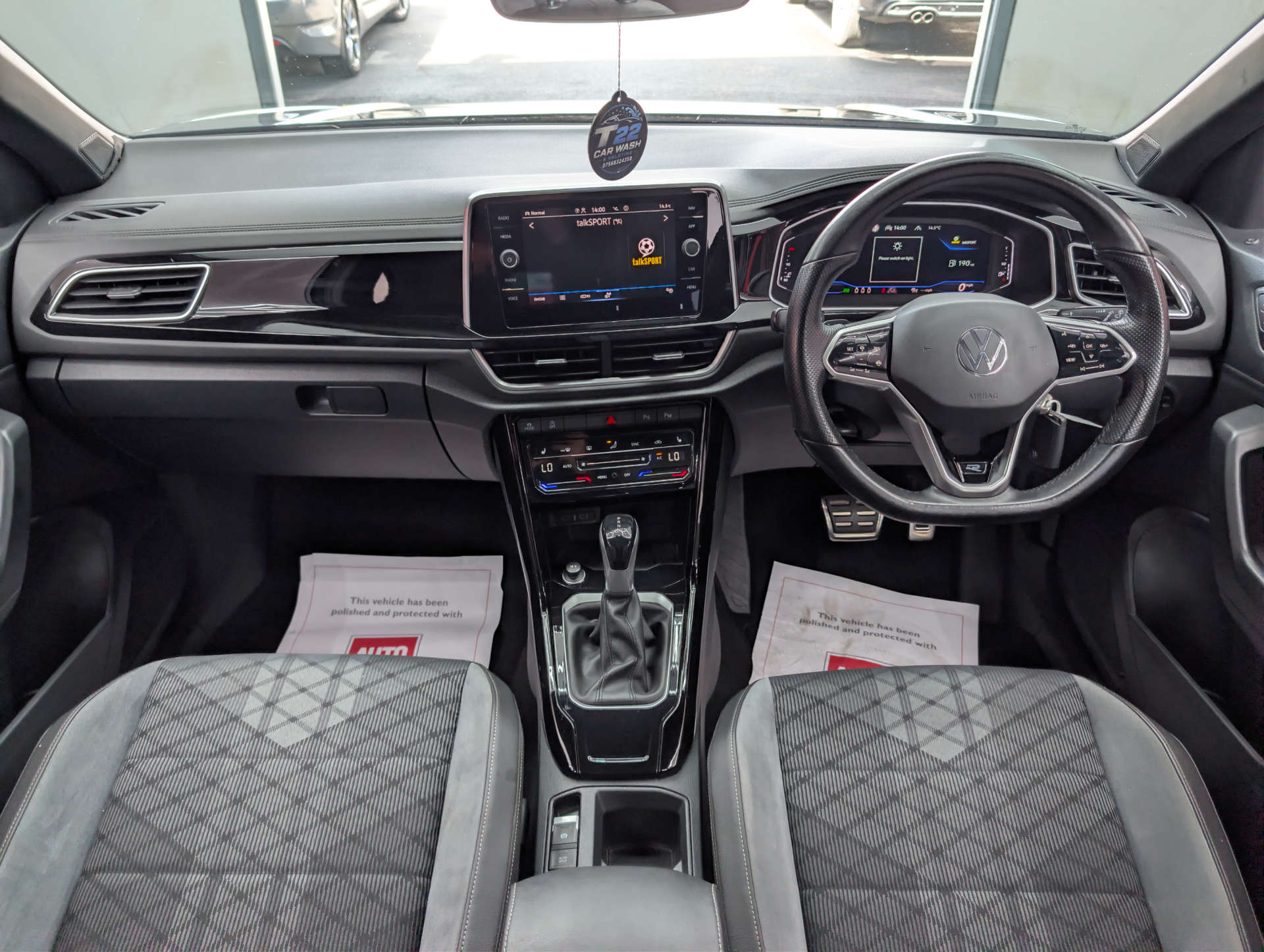 2022 VOLKSWAGEN T-ROC 2.0 T-Roc R-Line TDI Semi-Auto 5dr - vehicle photo 23 for sale on PureCar