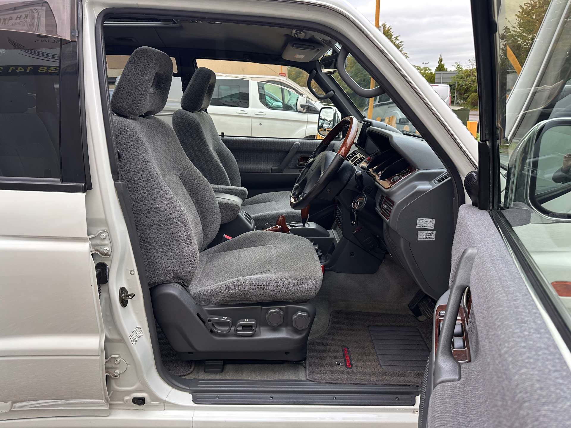 Mitsubishi Pajero Exceed 3.5 V6 GDI Automatic 4WD 5dr #28