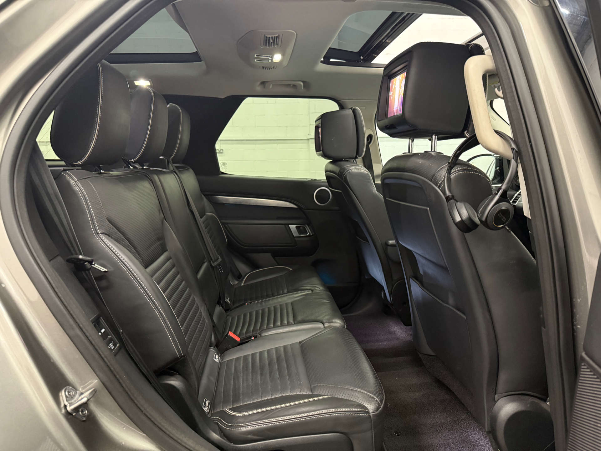 Land Rover DISCOVERY 3.0 Discovery First Edition TD6 Auto 4WD 5dr #11