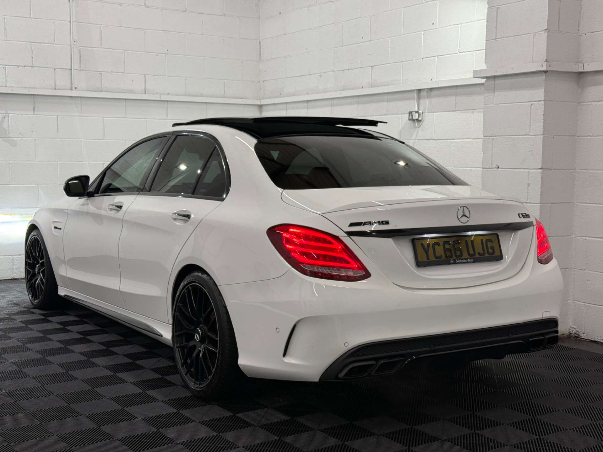 Mercedes-Benz C Class 4.0 C63 V8 BiTurbo AMG S (Premium) SpdS MCT Euro 6 (s/s) 4dr #4