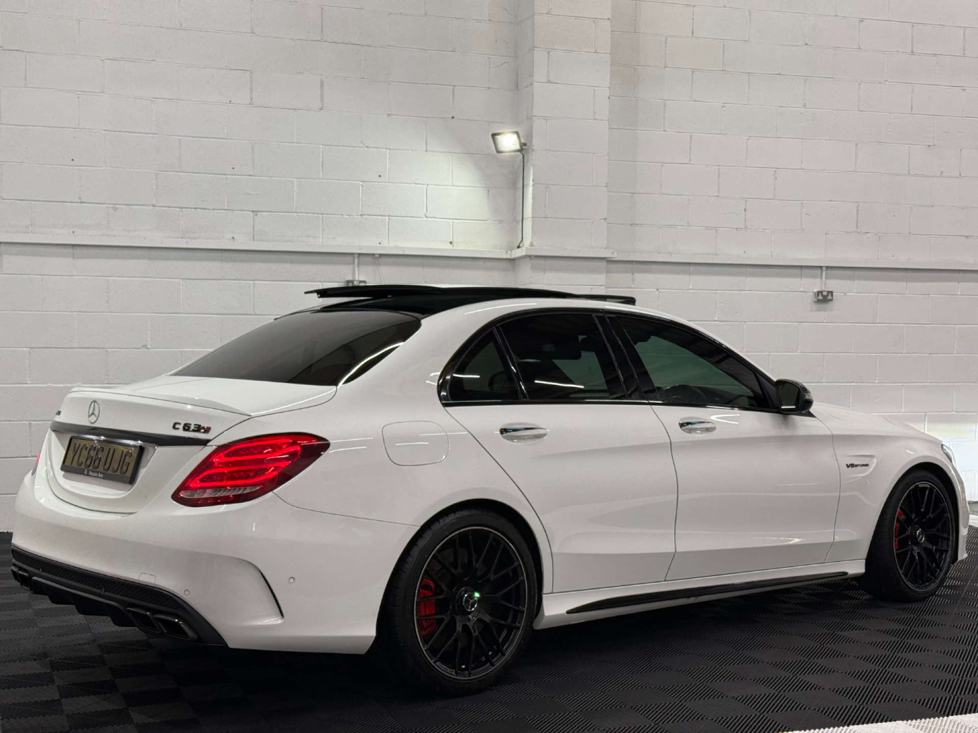 Mercedes-Benz C Class 4.0 C63 V8 BiTurbo AMG S (Premium) SpdS MCT Euro 6 (s/s) 4dr #2