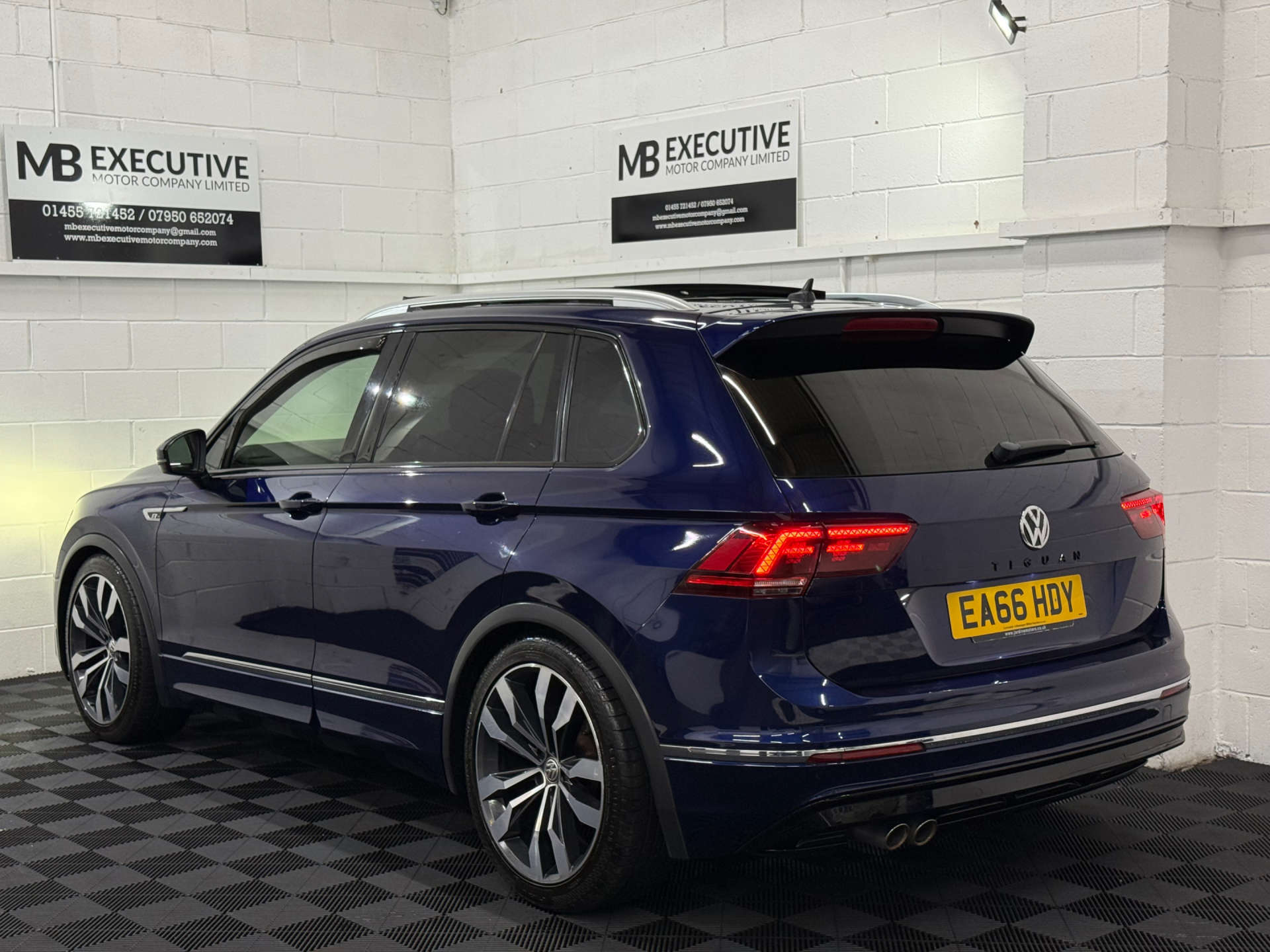 Volkswagen TIGUAN 2.0 Tiguan R-Line TDI BlueMotion Technology 4Motion Semi-Auto 4WD 5dr #4