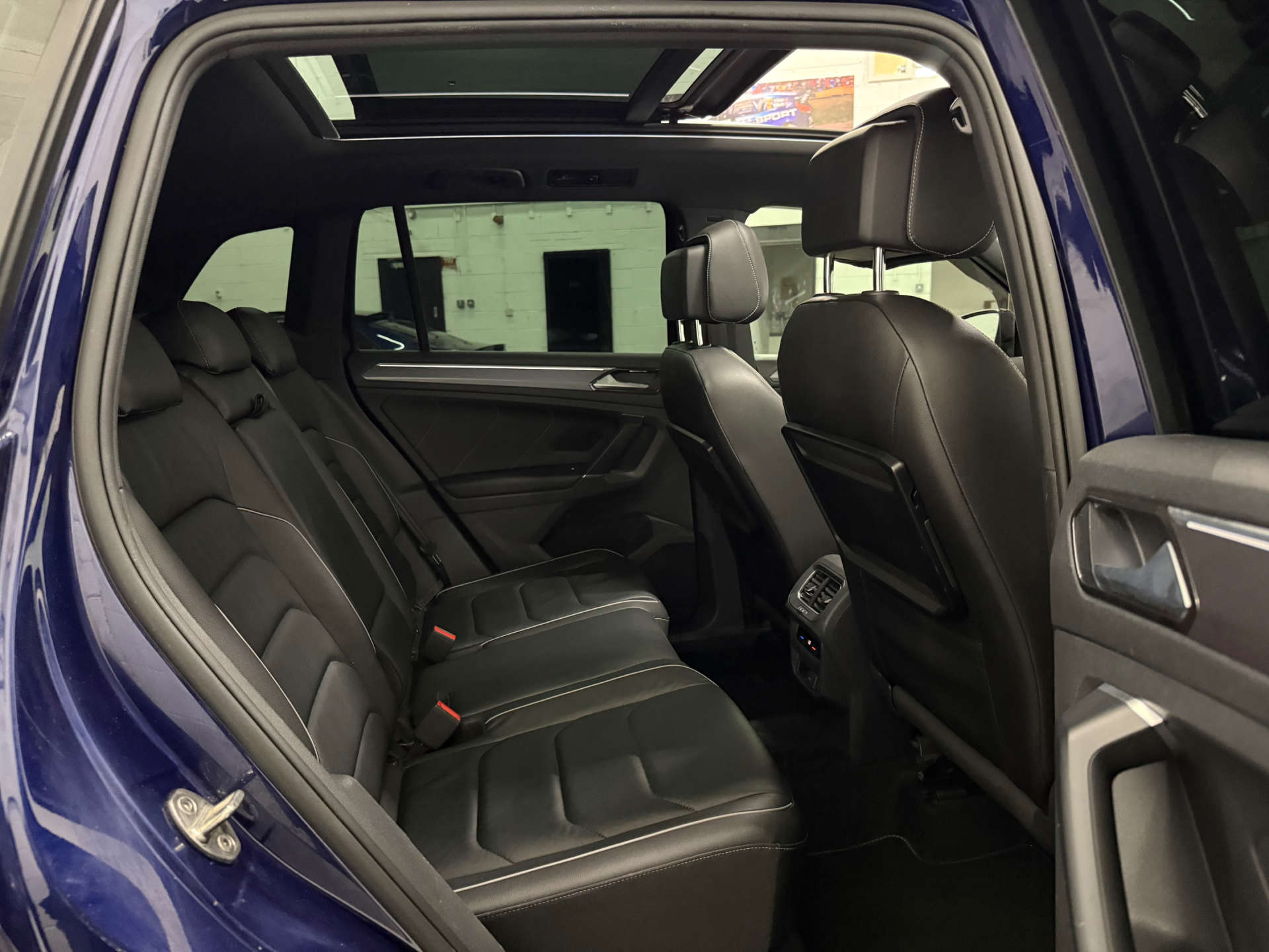 Volkswagen TIGUAN 2.0 Tiguan R-Line TDI BlueMotion Technology 4Motion Semi-Auto 4WD 5dr #11