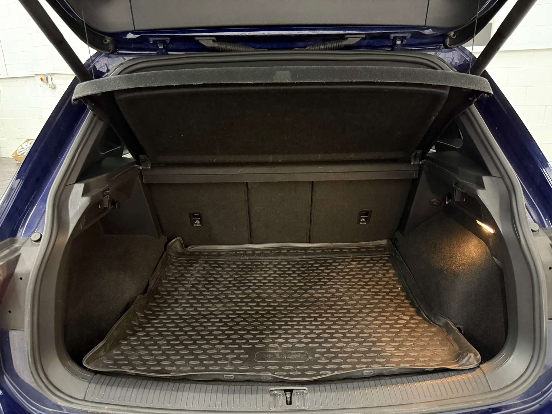 Volkswagen TIGUAN 2.0 Tiguan R-Line TDI BlueMotion Technology 4Motion Semi-Auto 4WD 5dr #15