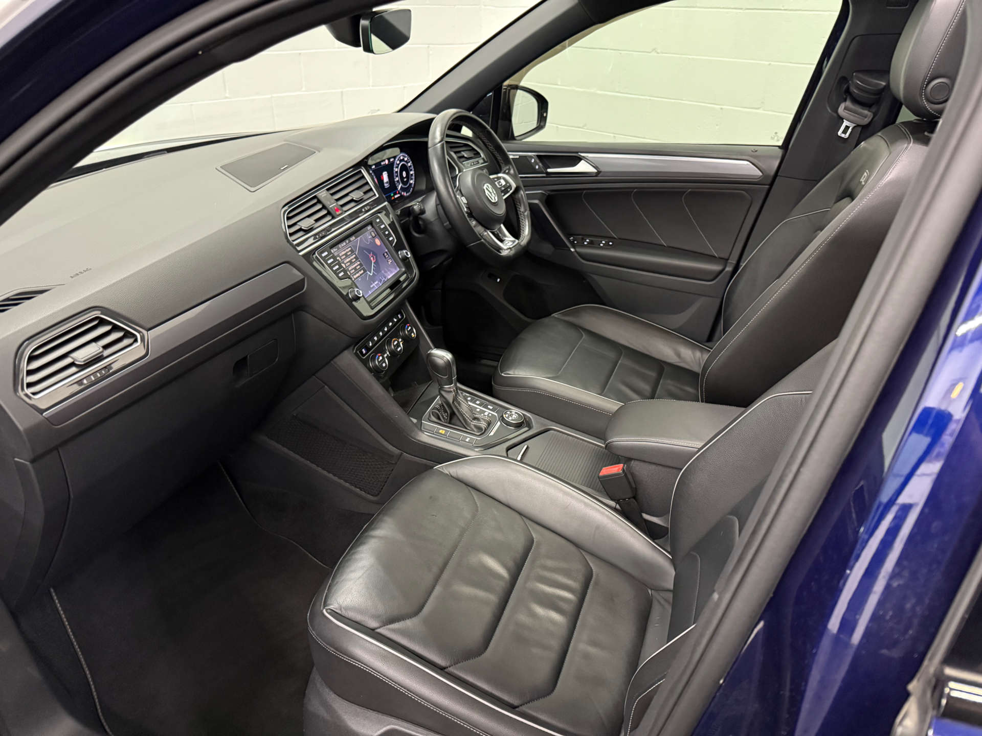Volkswagen TIGUAN 2.0 Tiguan R-Line TDI BlueMotion Technology 4Motion Semi-Auto 4WD 5dr #14