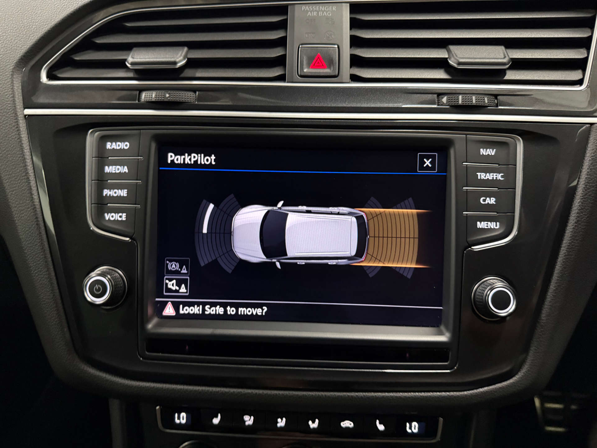 Volkswagen TIGUAN 2.0 Tiguan R-Line TDI BlueMotion Technology 4Motion Semi-Auto 4WD 5dr #25
