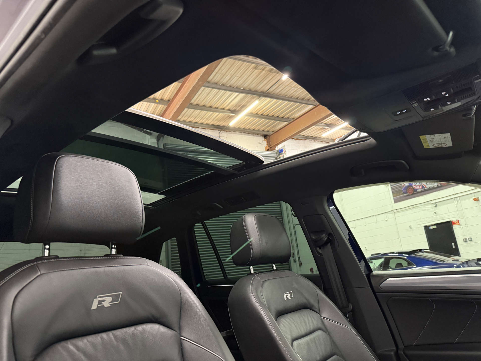 Volkswagen TIGUAN 2.0 Tiguan R-Line TDI BlueMotion Technology 4Motion Semi-Auto 4WD 5dr #18
