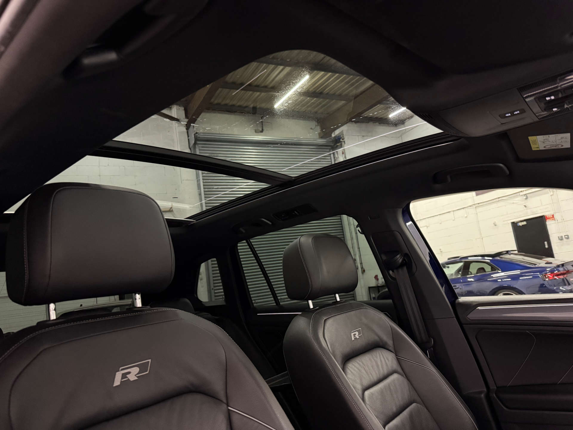 Volkswagen TIGUAN 2.0 Tiguan R-Line TDI BlueMotion Technology 4Motion Semi-Auto 4WD 5dr #17