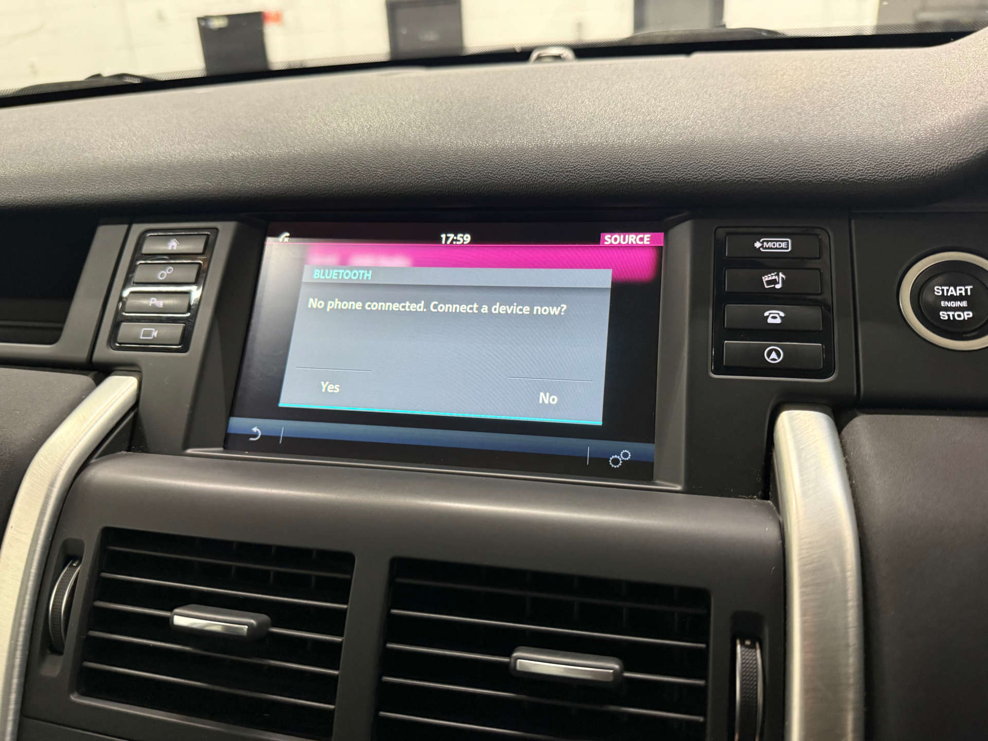 Land Rover DISCOVERY SPORT 2.0 Discovery Sport Black HSE TD4 Auto 4WD 5dr #26