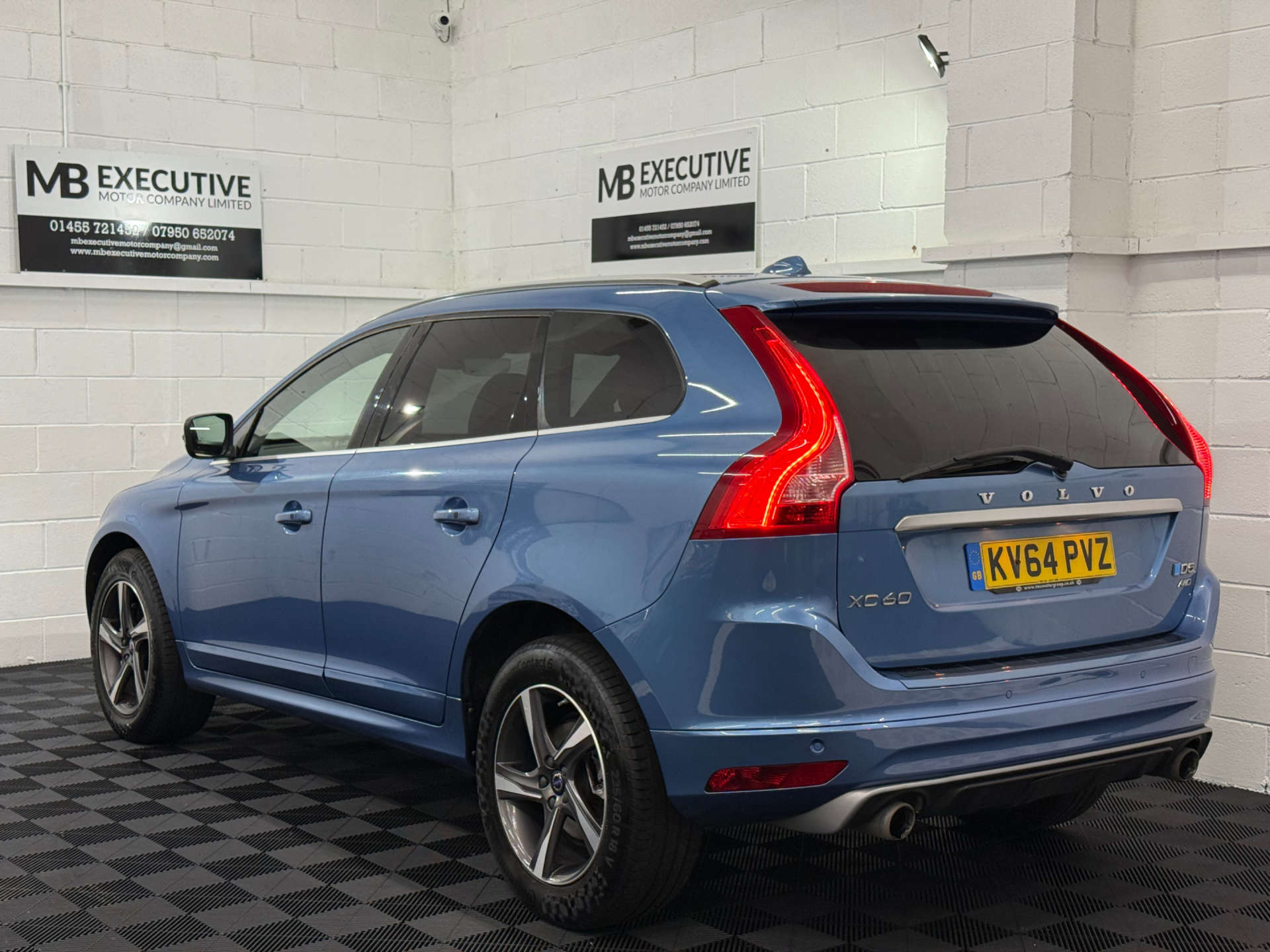 Volvo XC60 2.4 XC60 R-Design Luxury Nav D5 AWD Auto 4WD 5dr #4