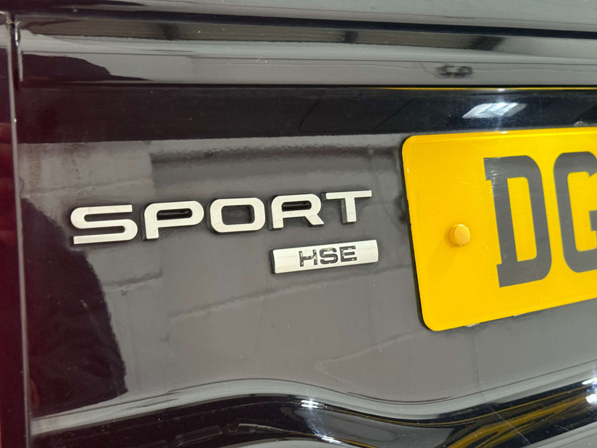 Land Rover DISCOVERY SPORT 2.0 Discovery Sport Black HSE TD4 Auto 4WD 5dr #48