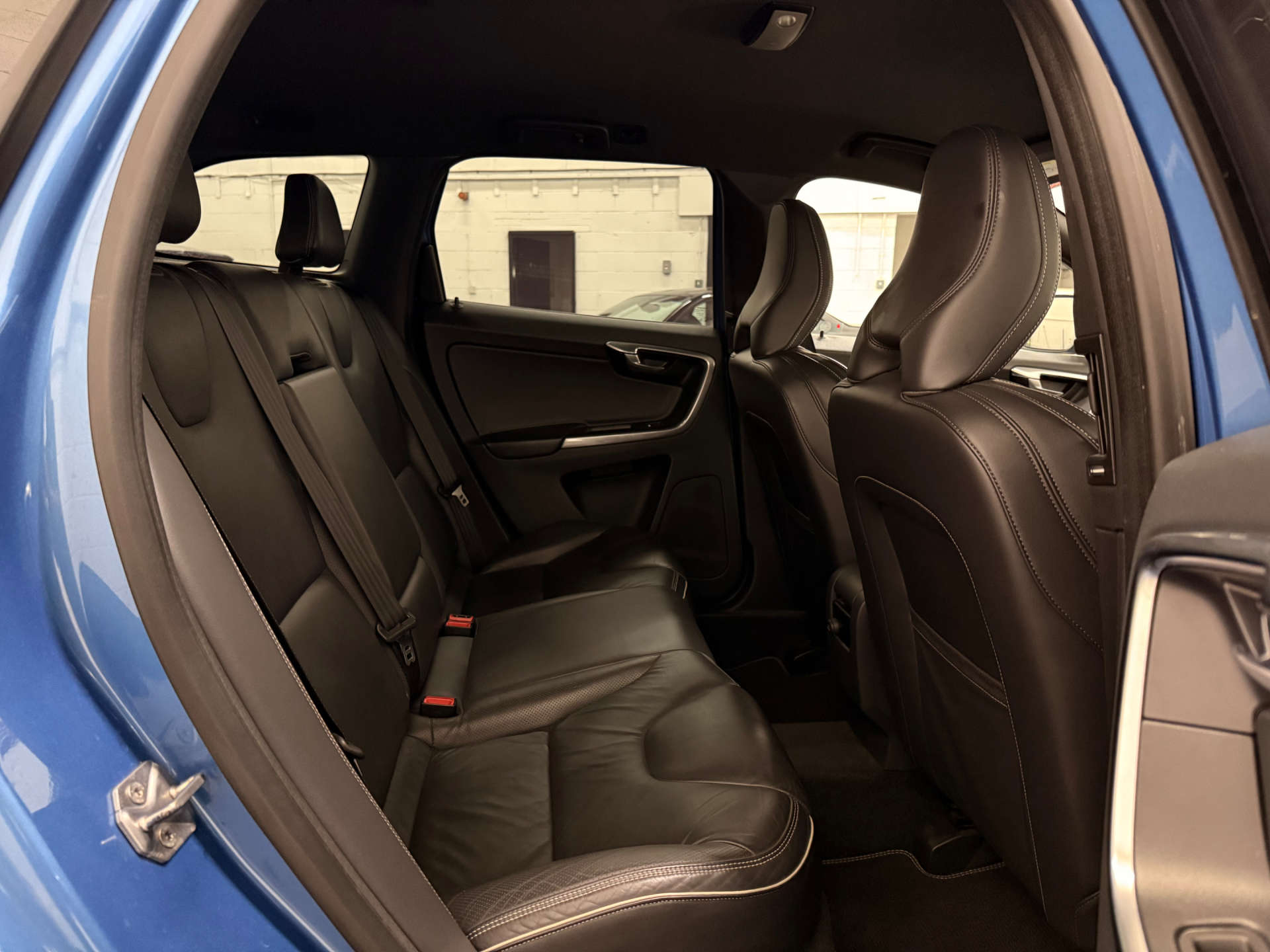Volvo XC60 2.4 XC60 R-Design Luxury Nav D5 AWD Auto 4WD 5dr #11