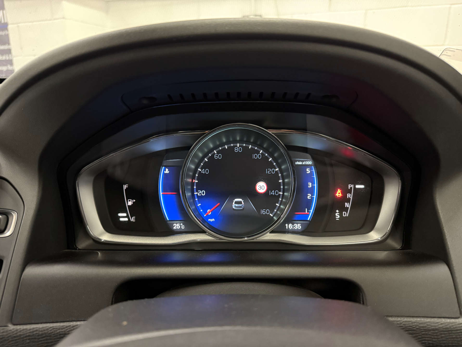 Volvo XC60 2.4 XC60 R-Design Luxury Nav D5 AWD Auto 4WD 5dr #17