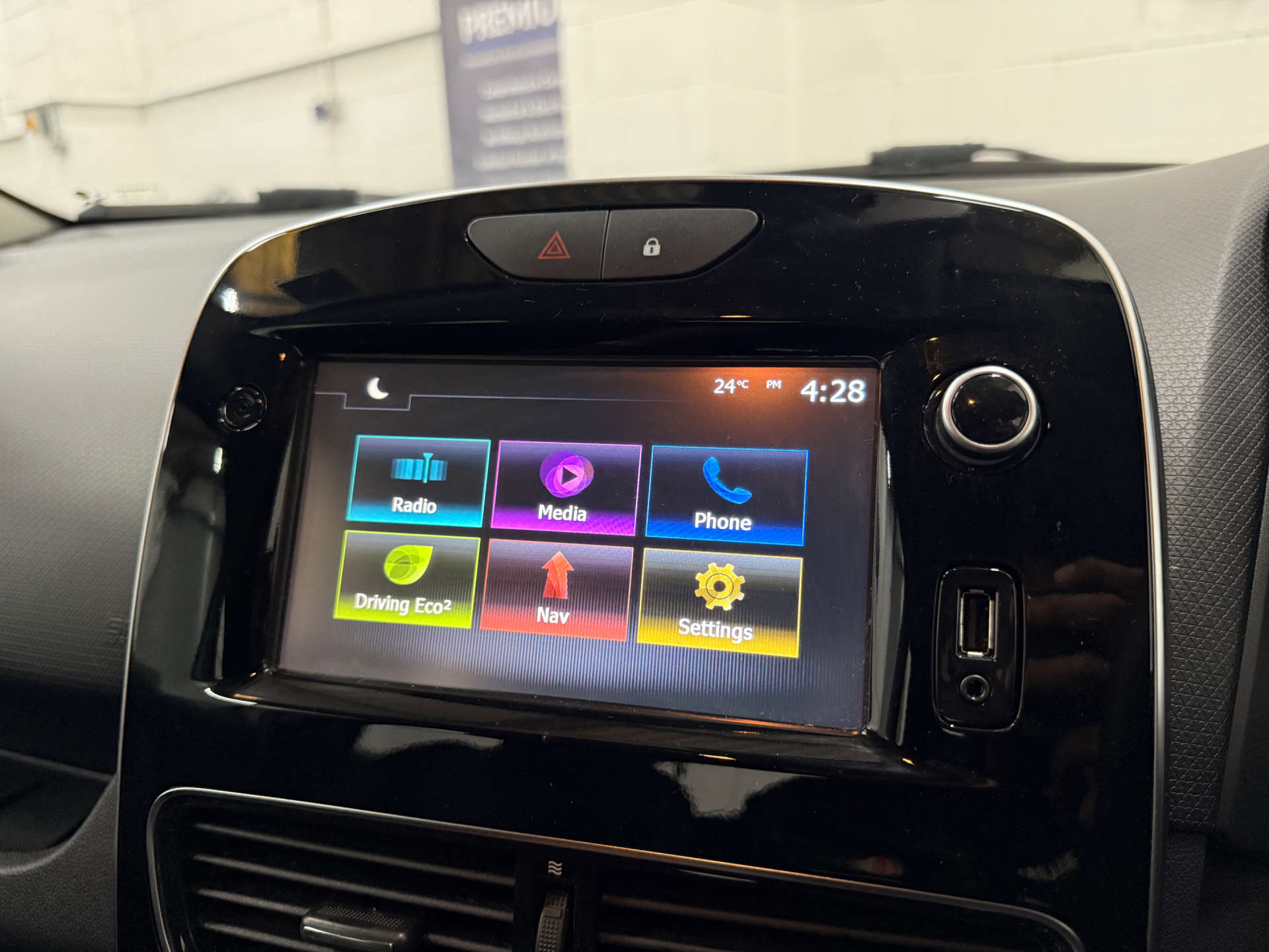 Renault CLIO 0.9 Clio Dynamique Nav TCe 5dr #16