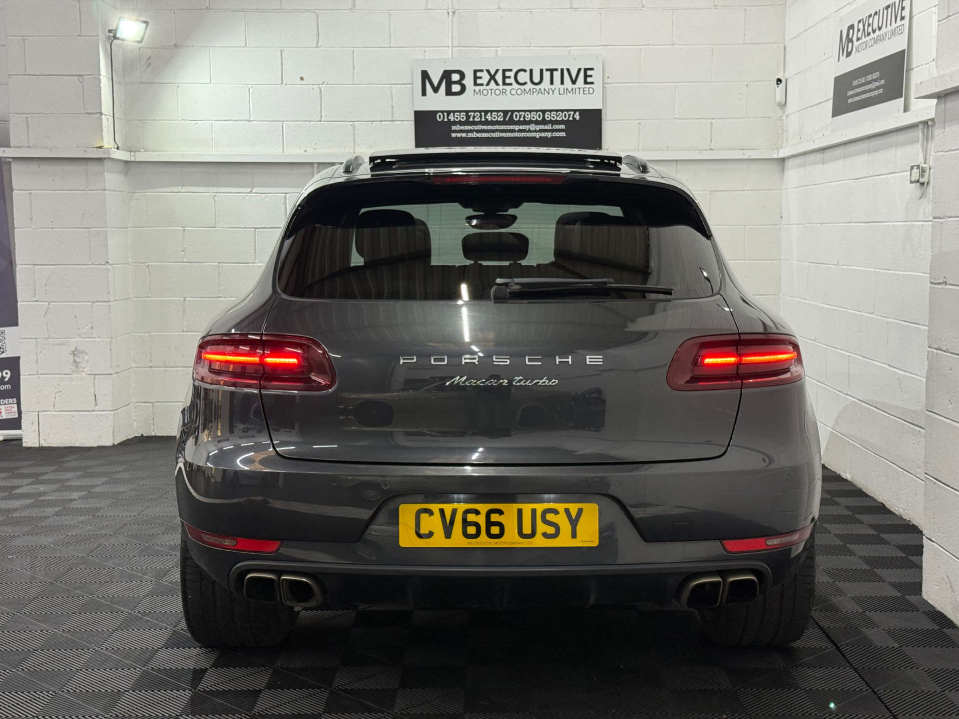PORSCHE MACAN 3.6 Macan T Semi-Auto 4WD 5dr #3